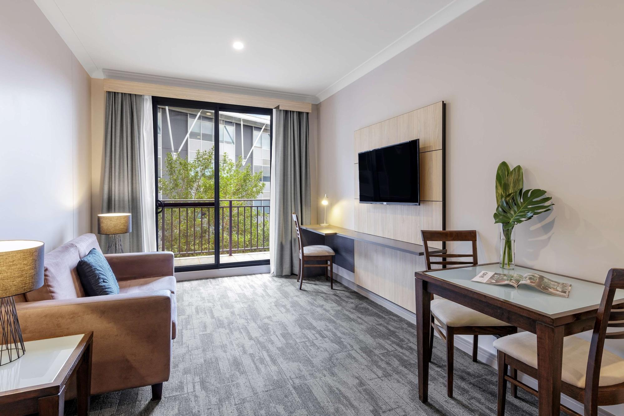 Oaks North Ryde Aparthotel 4*