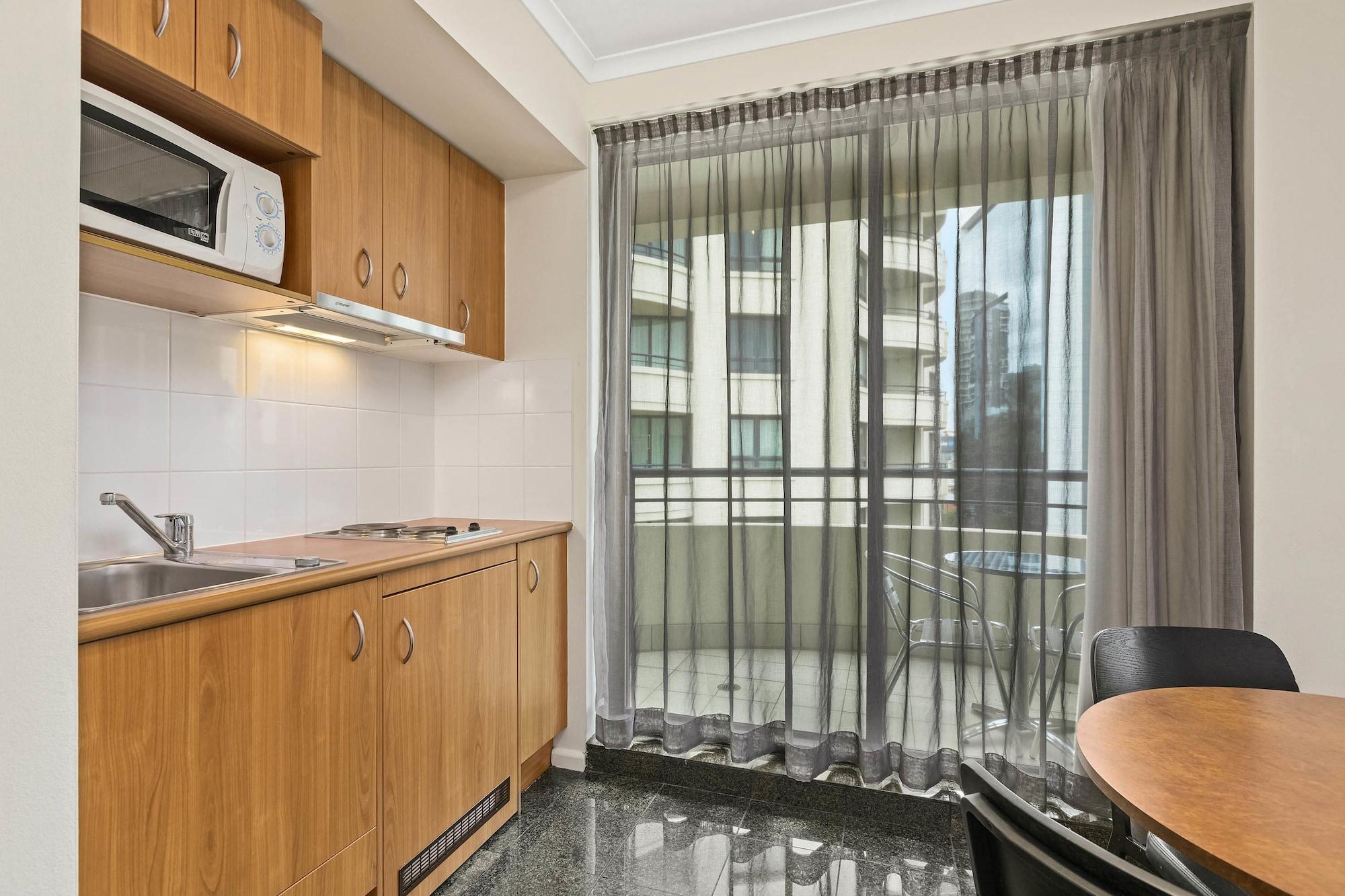 Aparthotel Mantra Parramatta 4*