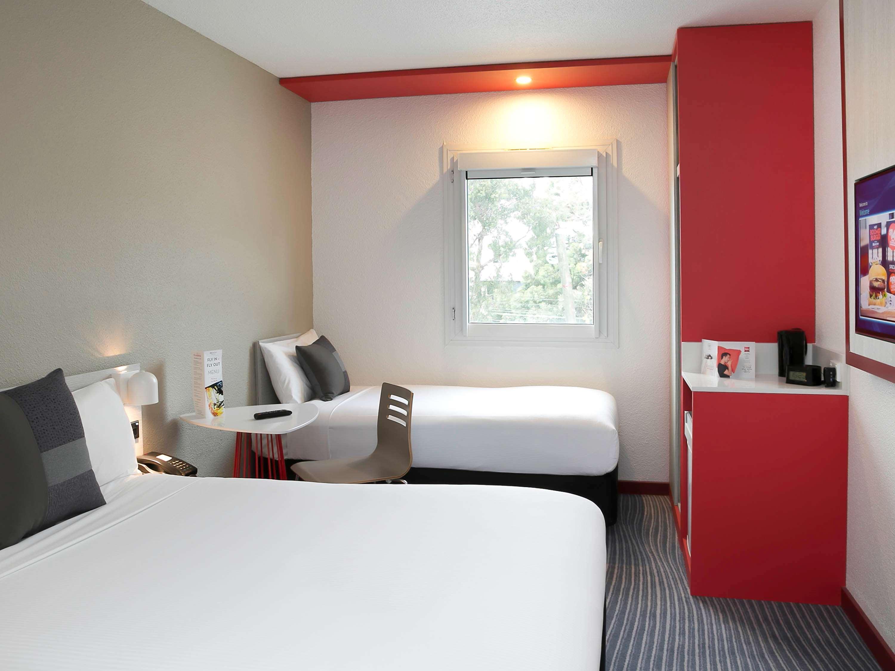 Hotel Ibis Airport 3*