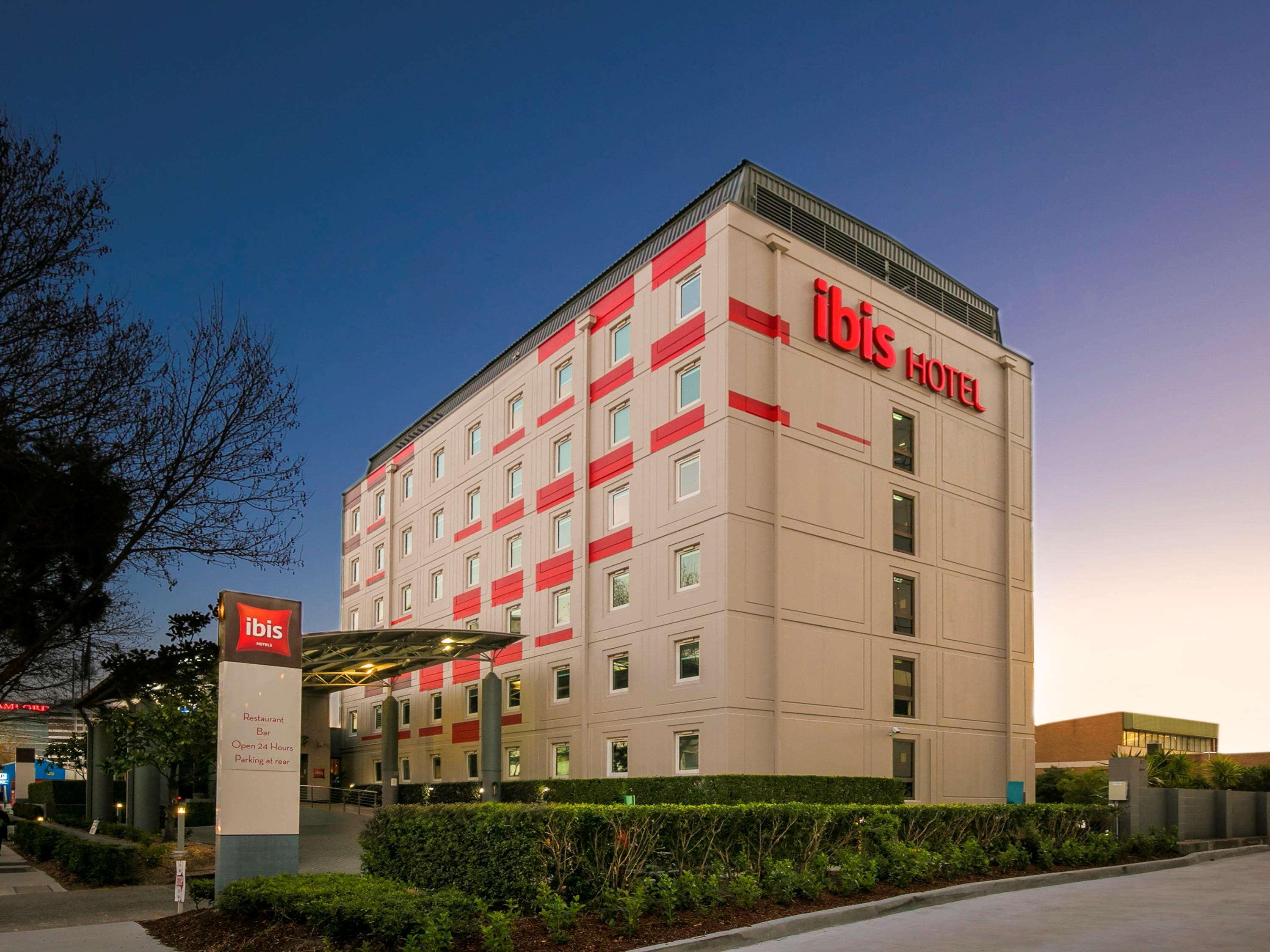 Ibis Airport 3*