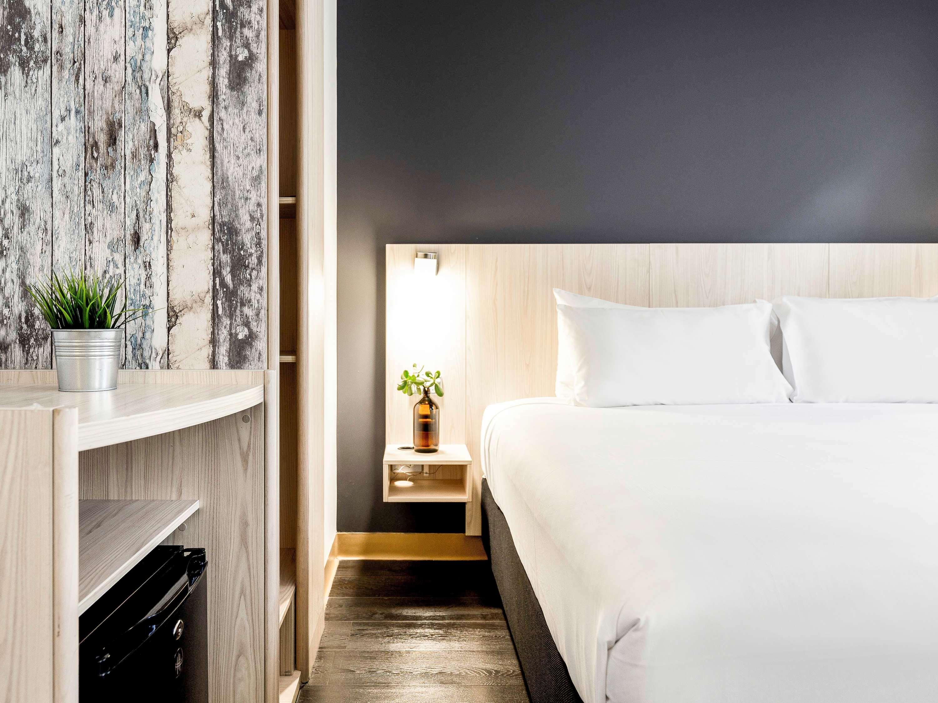 Ibis Barangaroo