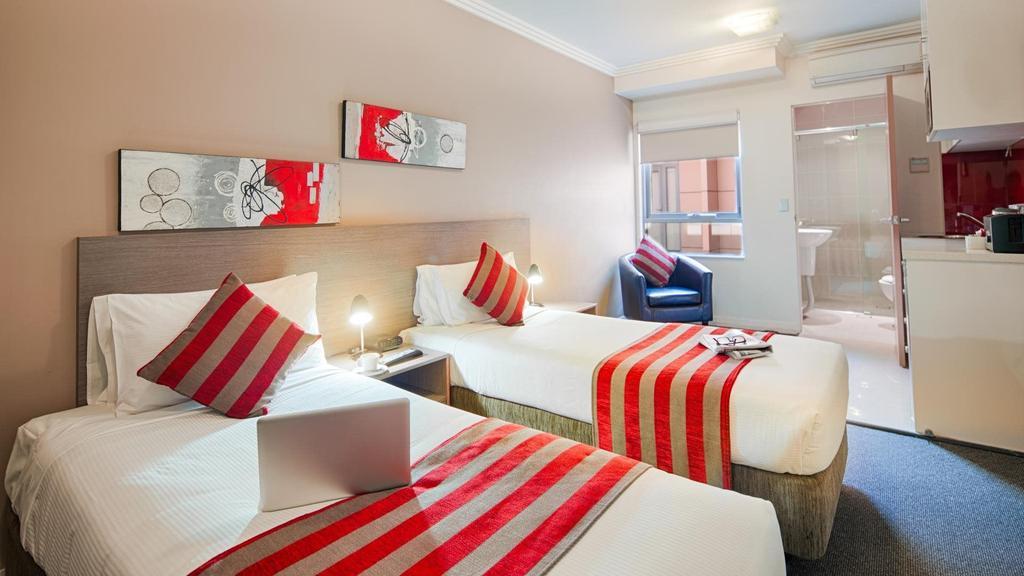 Western Camperdown Hotel