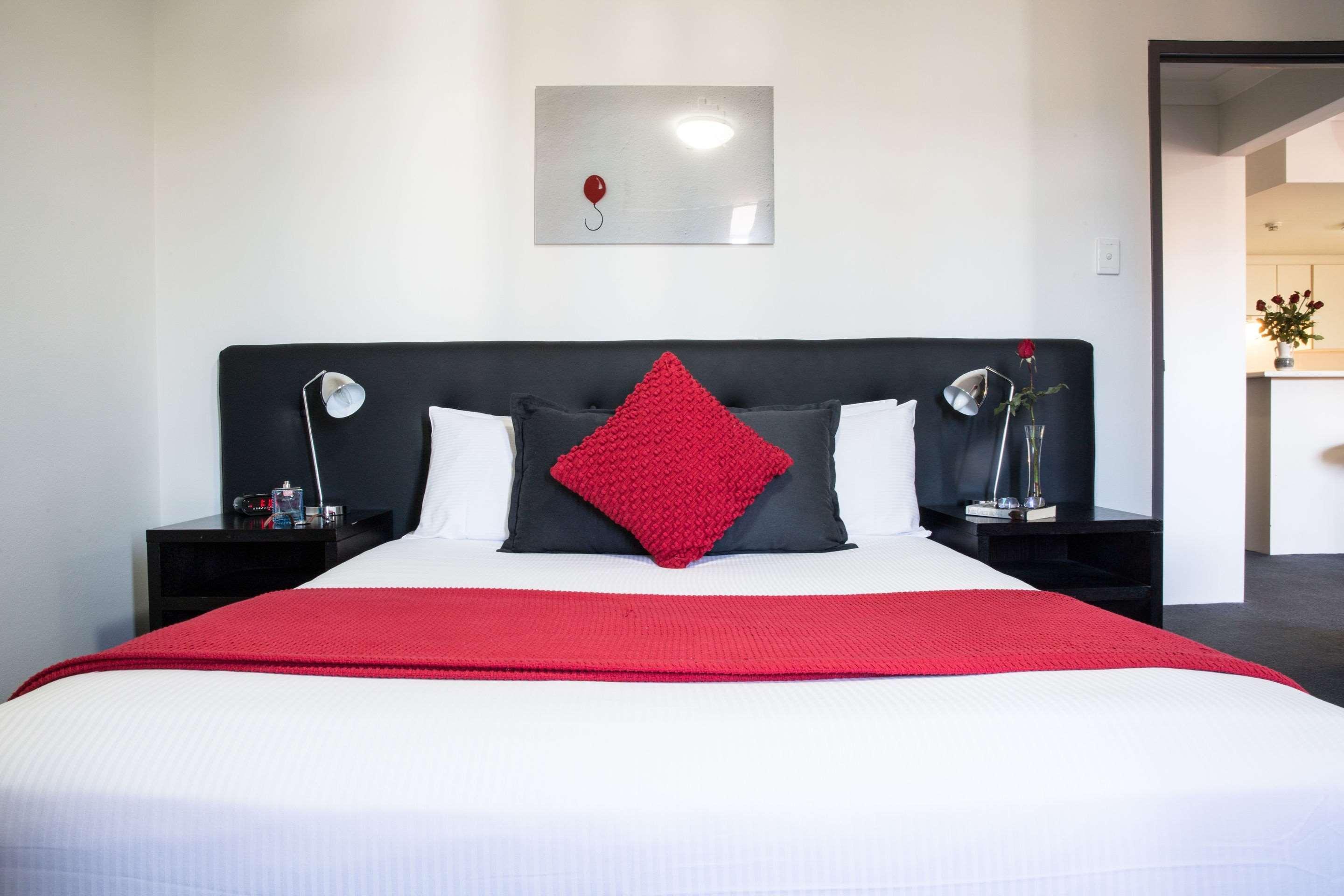 Western Camperdown Hotel 4*