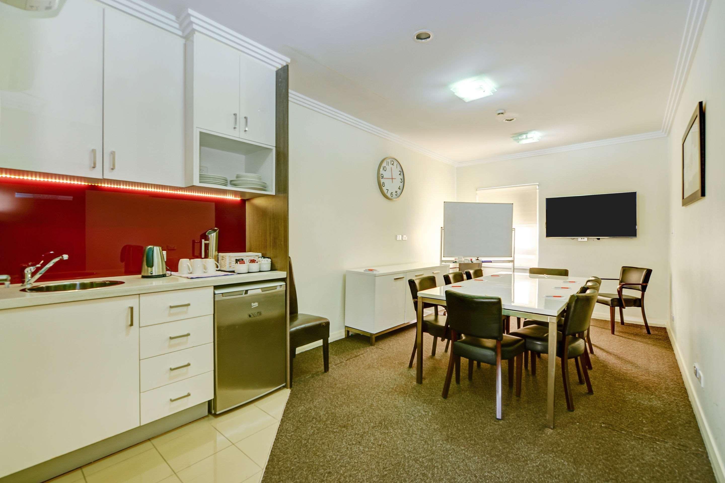 Western Camperdown Hotel