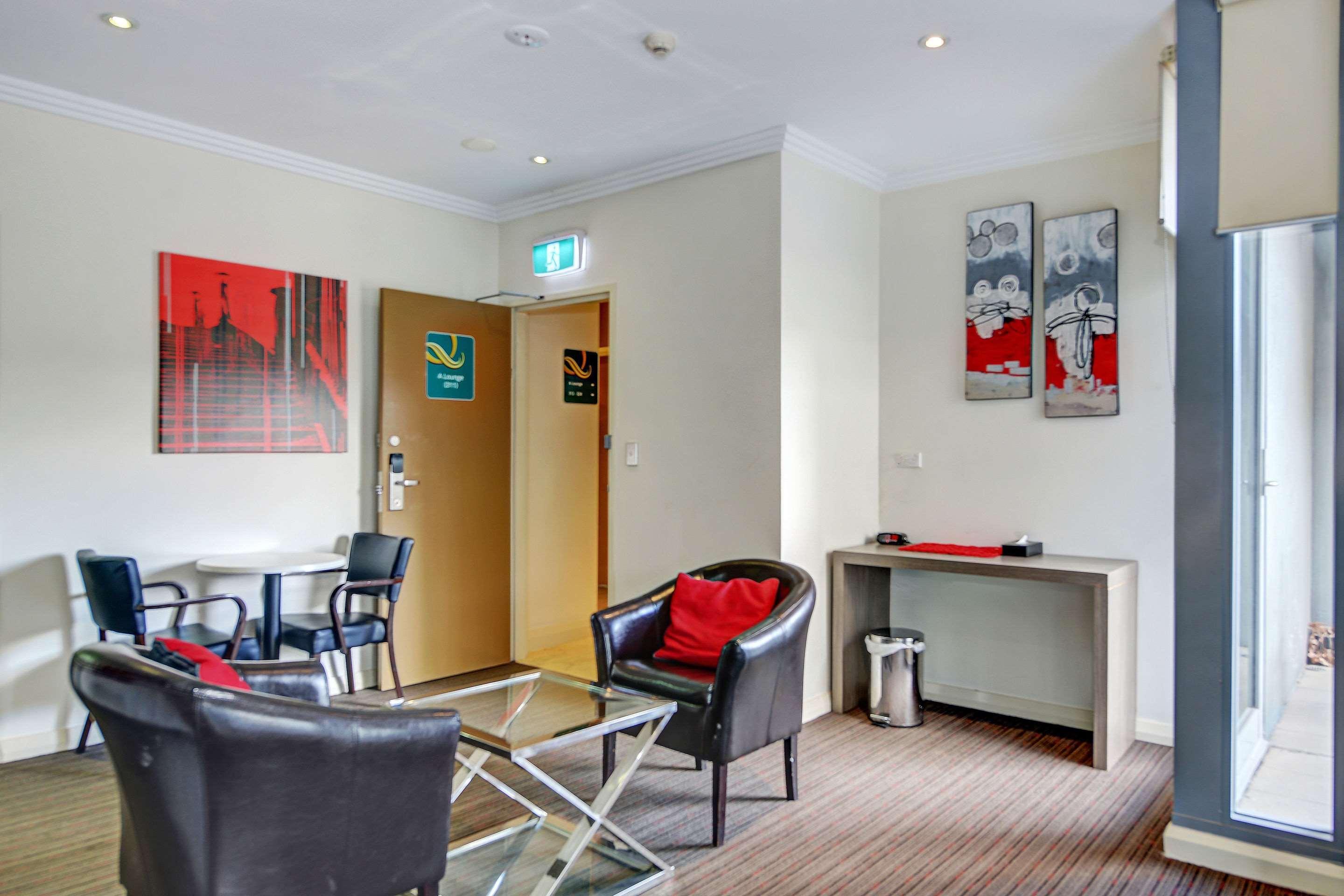 Western Camperdown Hotel 4*