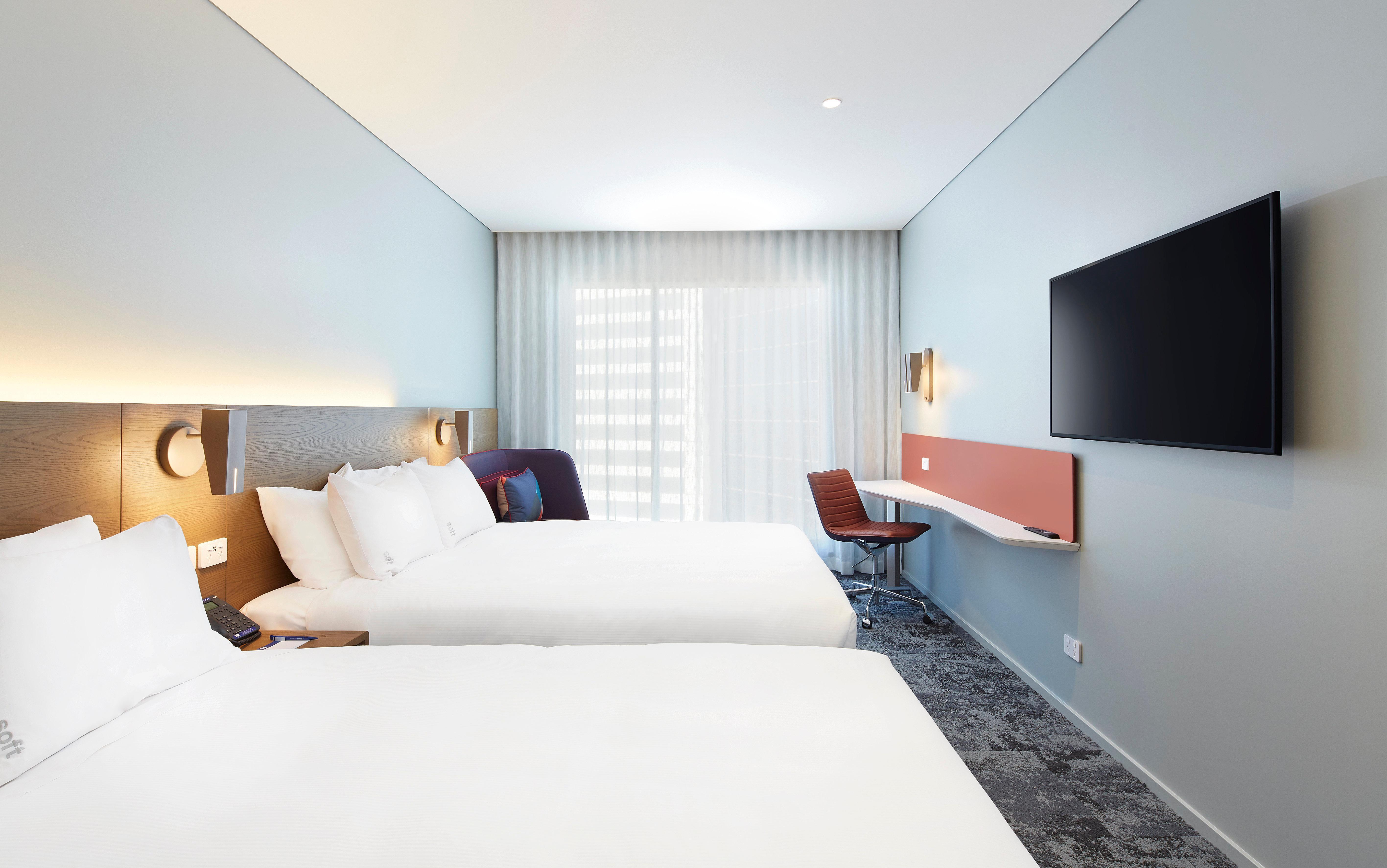 Express Airport By Ihg Hotel 4*