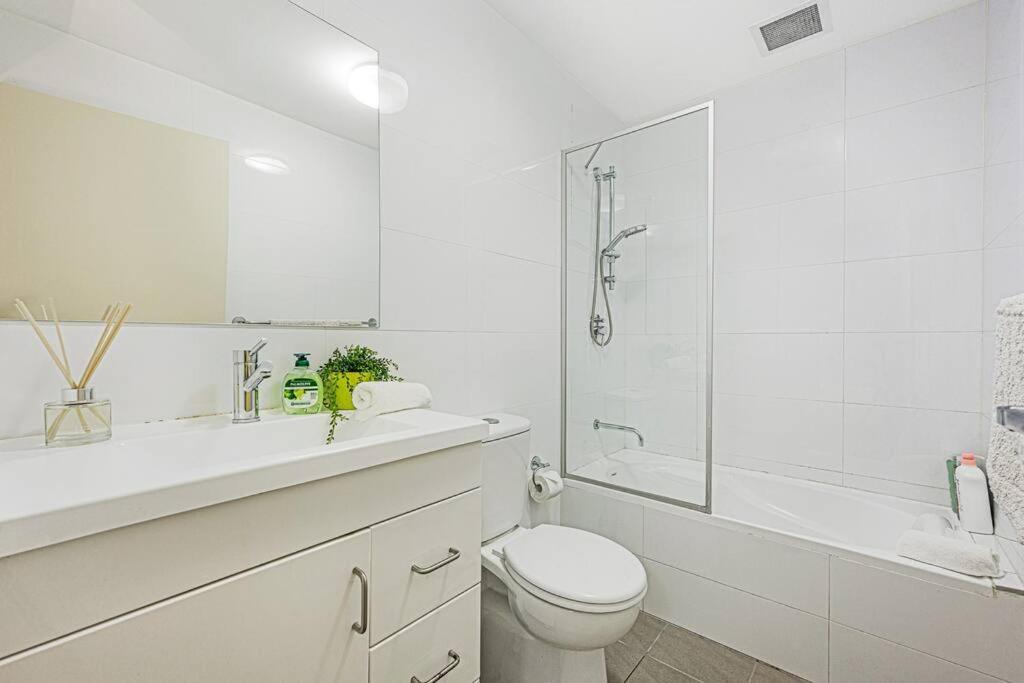 Parramatta Comfy- 2bd-free Parking -netflix-westfield Apartment Sydney