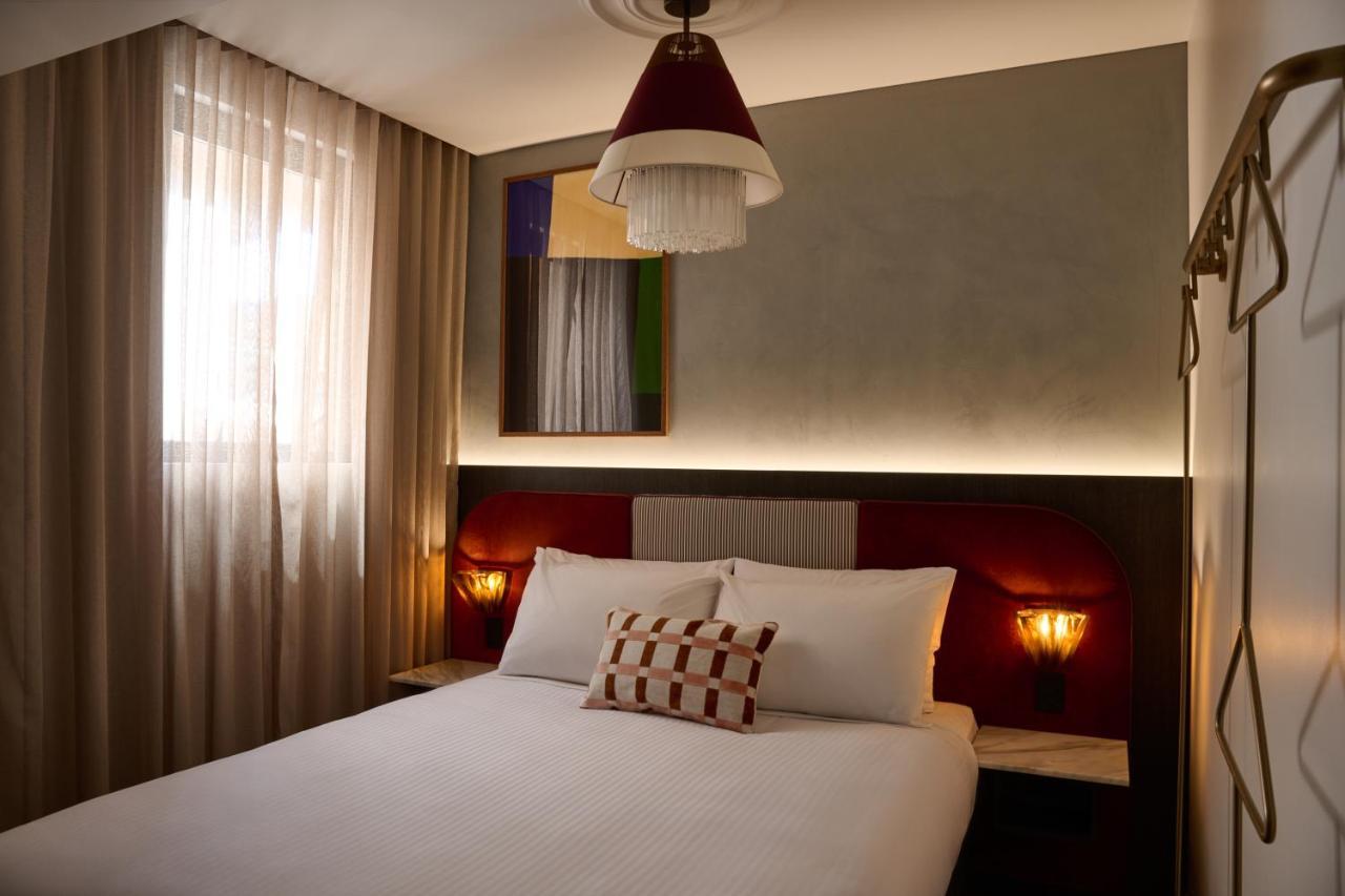 Morris Sydney, Handwritten Collection 4*