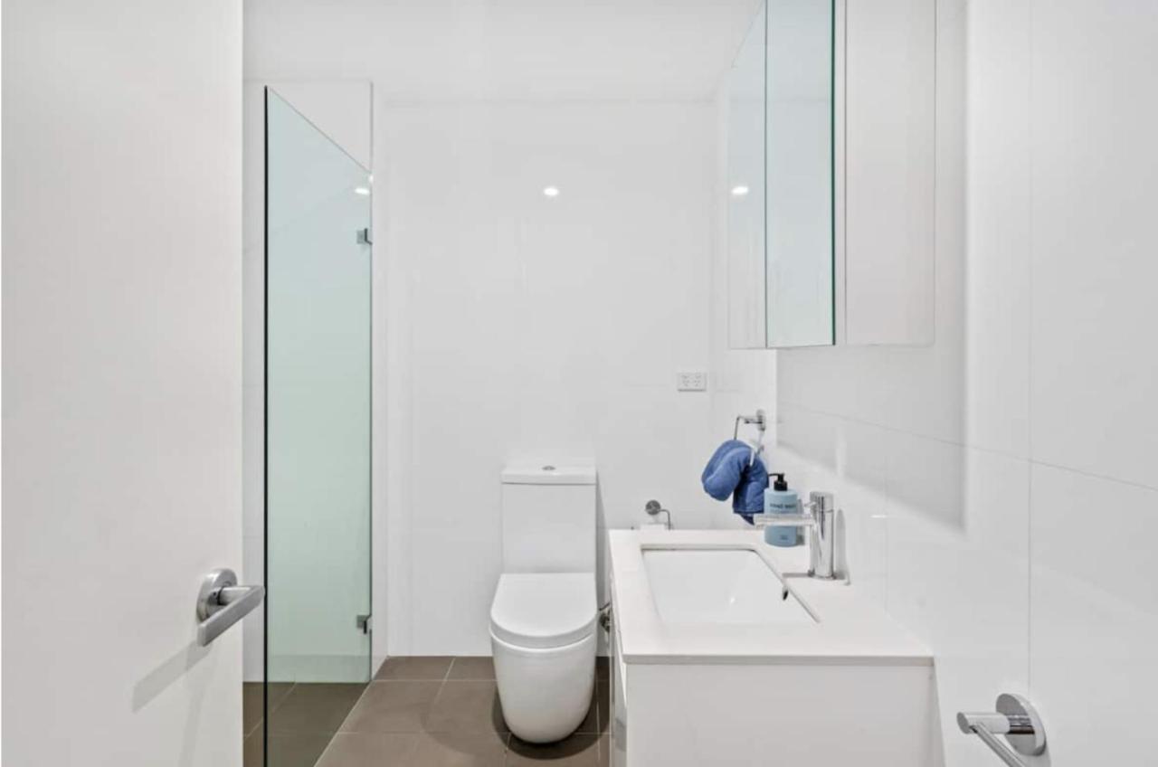 Stylish 1 Bedroom With Balcony And Air-con * Sydney