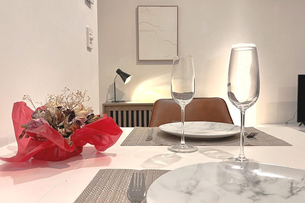 Stylish 1 Bedroom With Balcony And Air-con