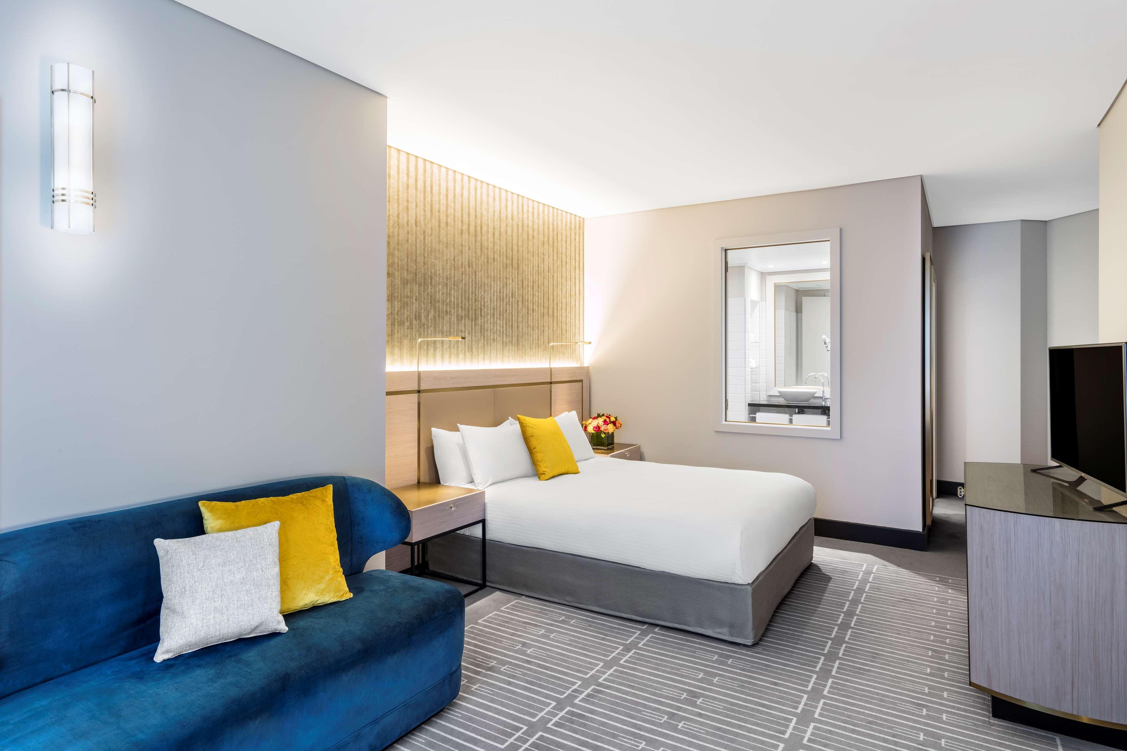 Radisson Blu Plaza 5*