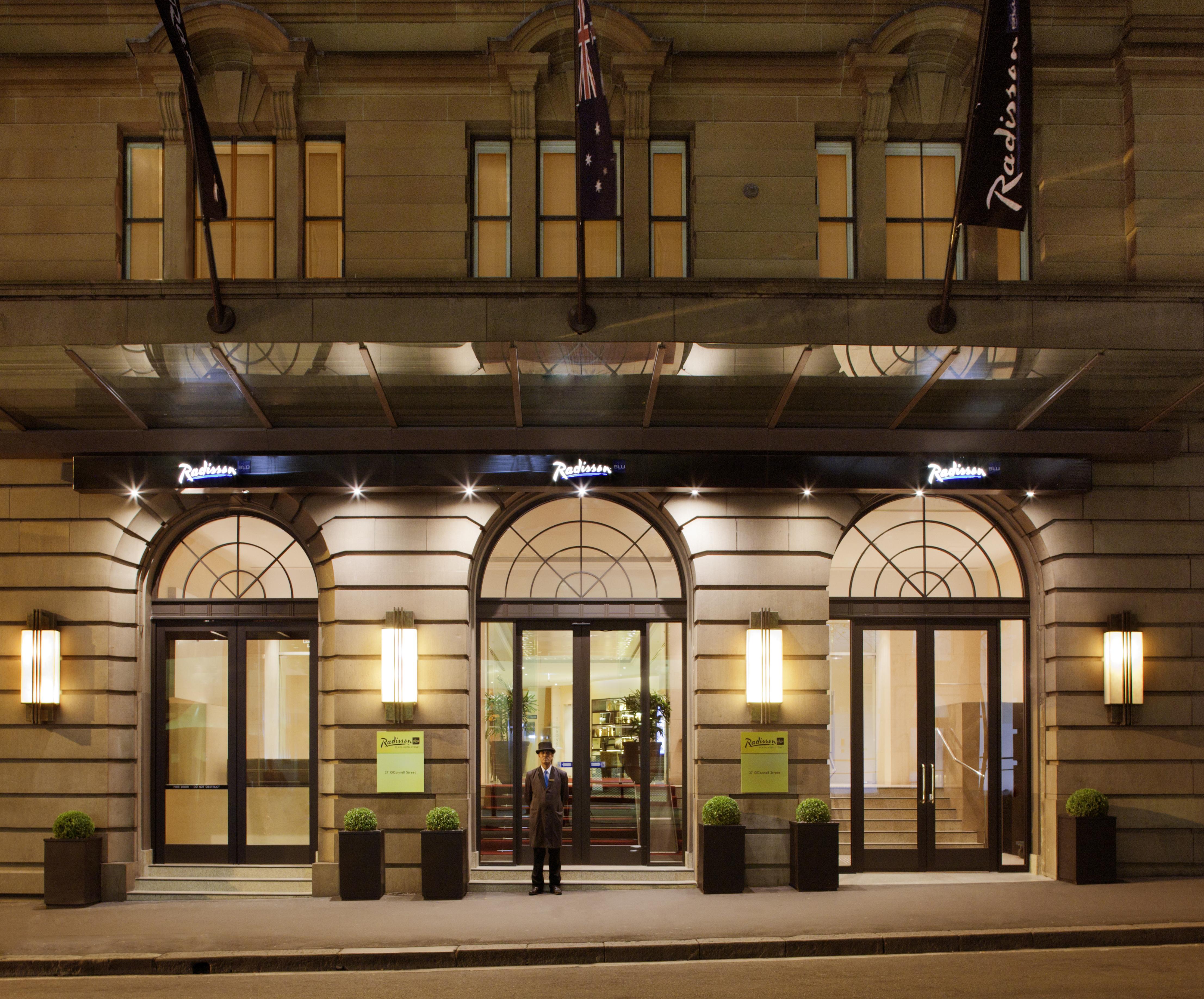 Radisson Blu Plaza 5*