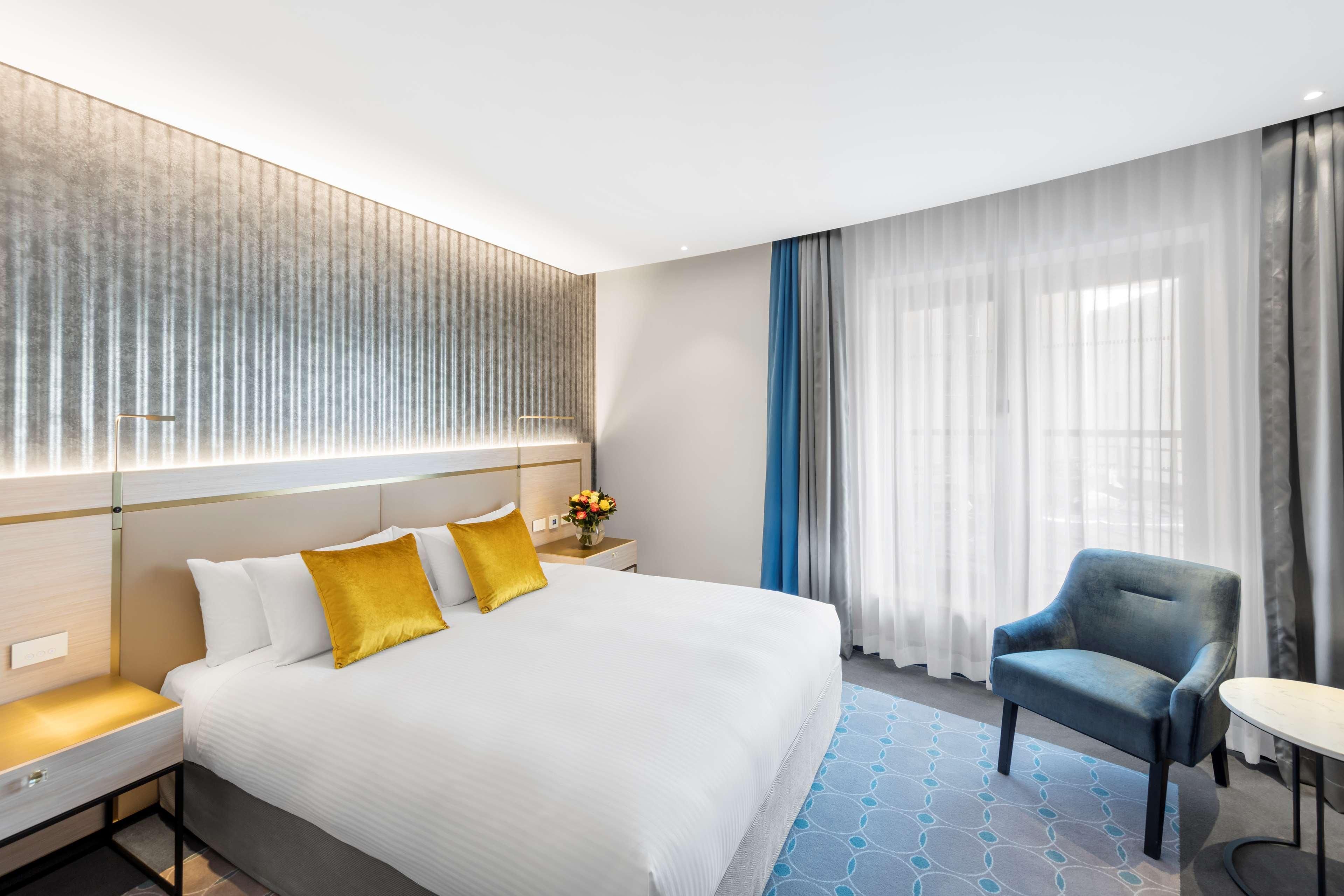 Radisson Blu Plaza Hotel 5*
