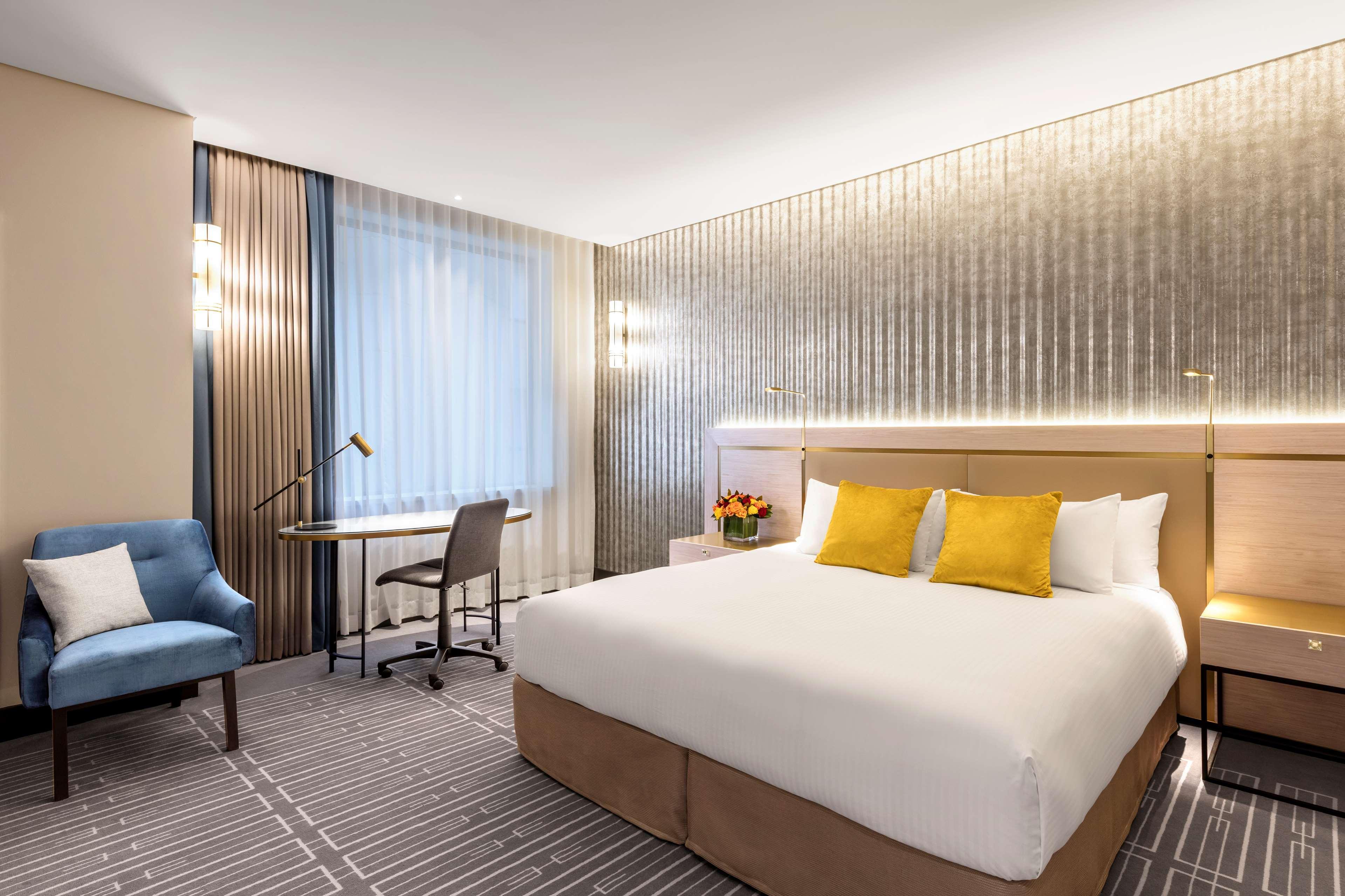 Hotel Radisson Blu Plaza 5*