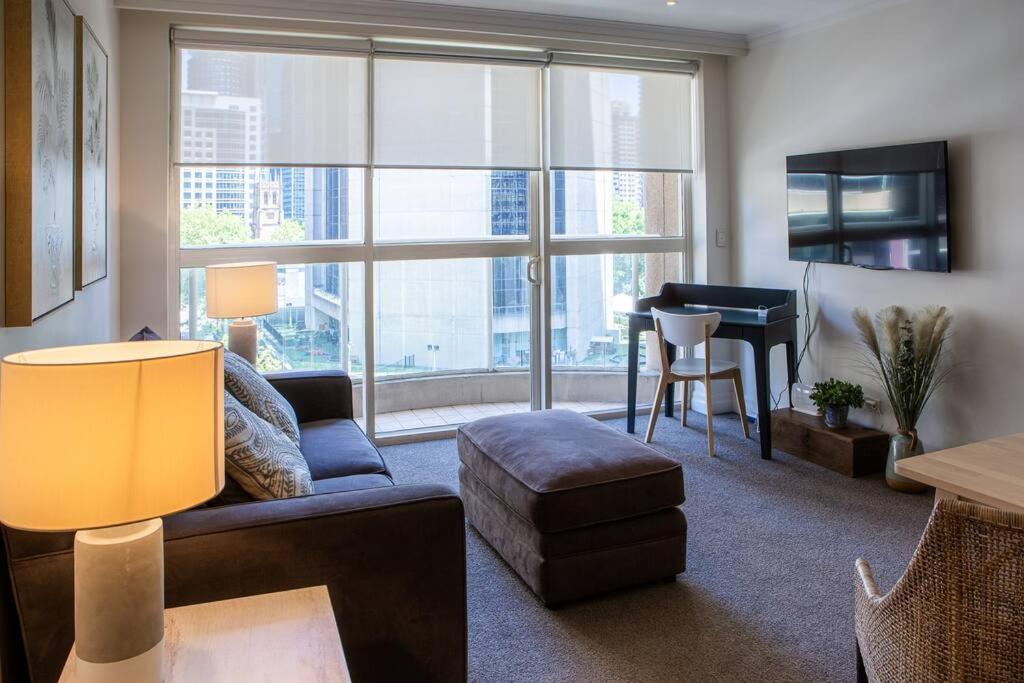 Great With Balcony Bond1009 Self- Catering Apartment
