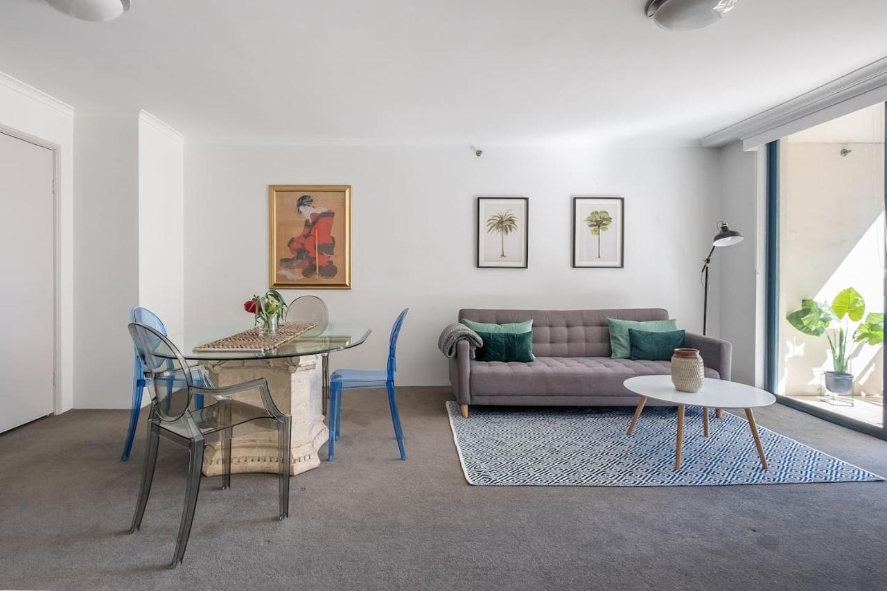 Of The Town With Cbd At Its Doorstep Apartment *