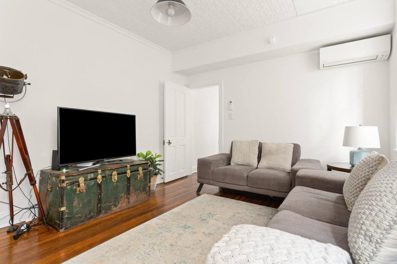 Idyllic Heritage Footsteps To The Harbour Apartment