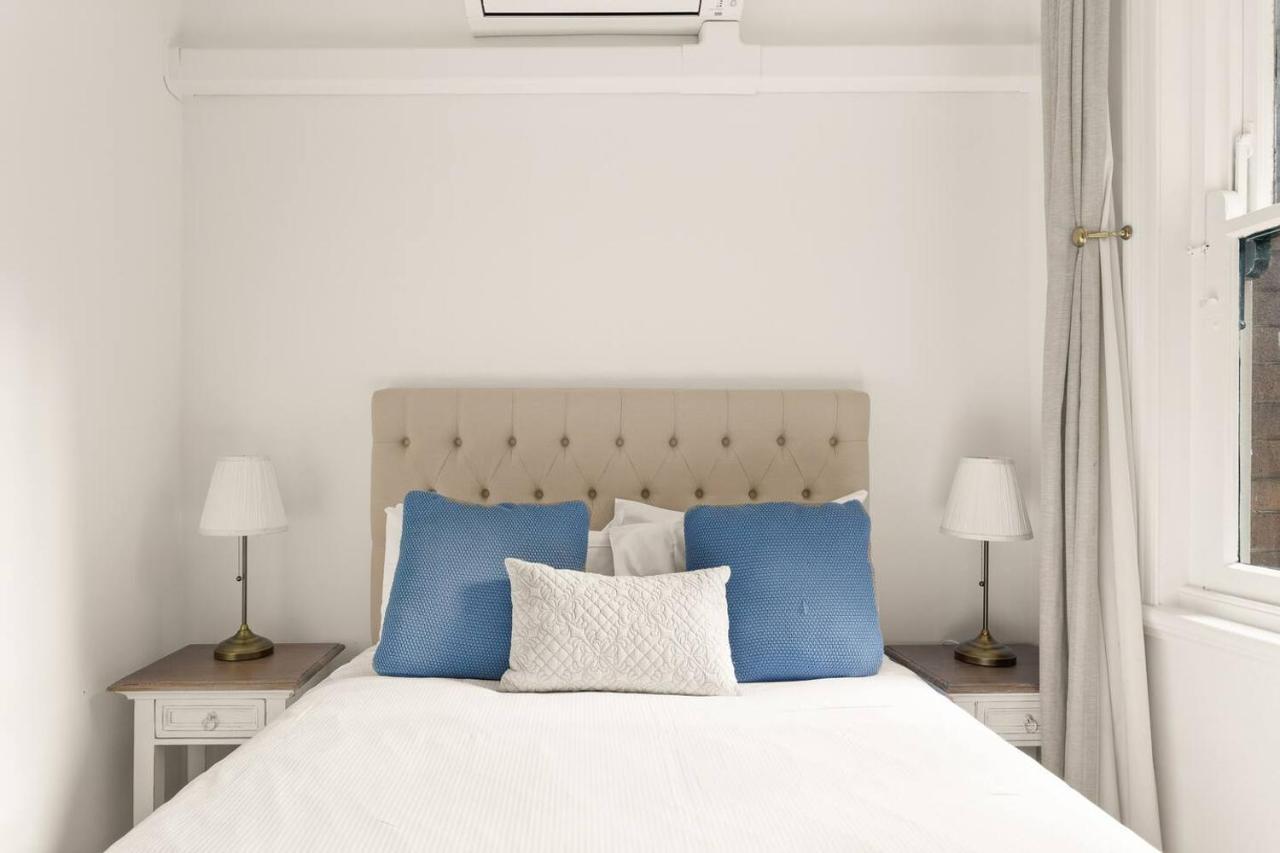 Idyllic Heritage Footsteps To The Harbour Apartment Sydney