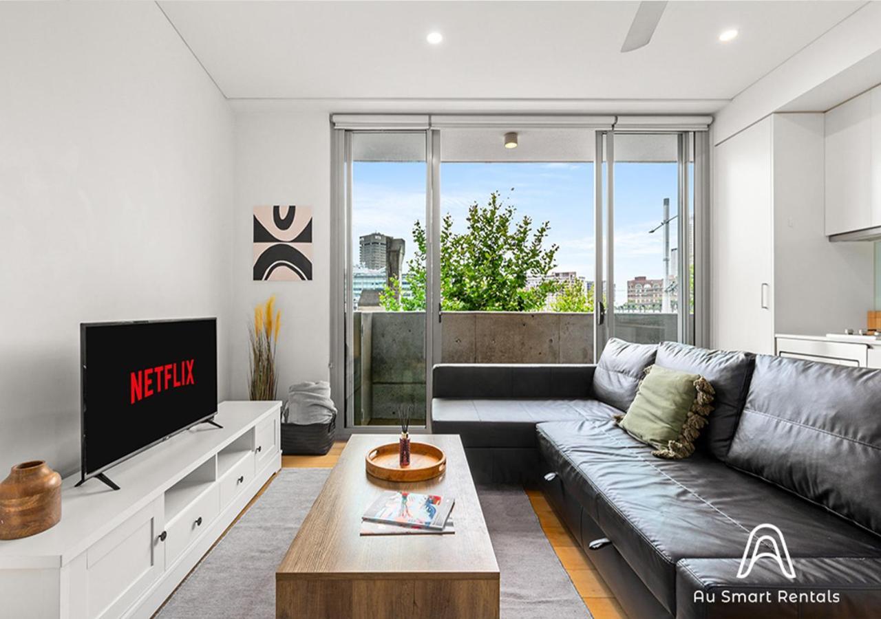 Stylish 1 Bedroom With Balcony And Air-con Apartment