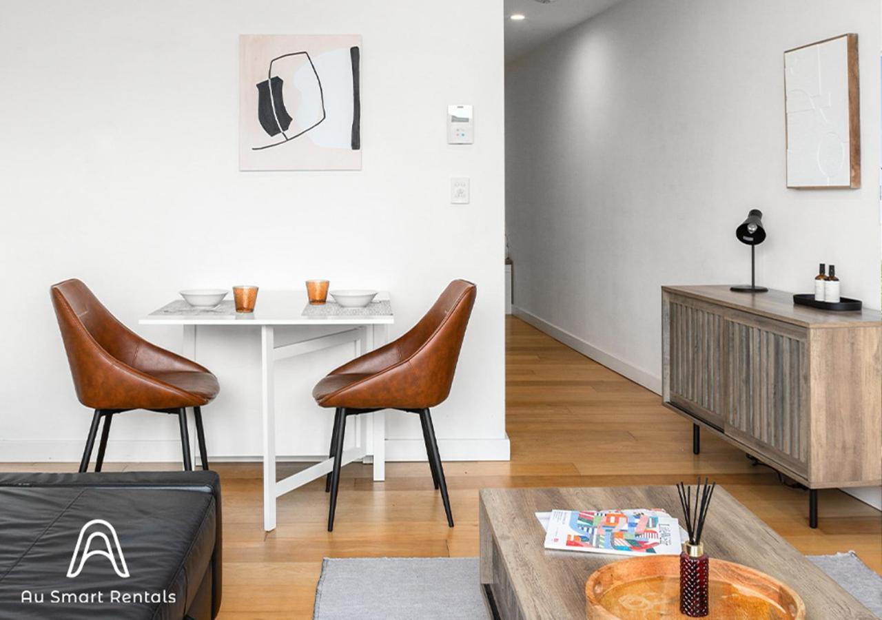 Stylish 1 Bedroom With Balcony And Air-con Apartment *