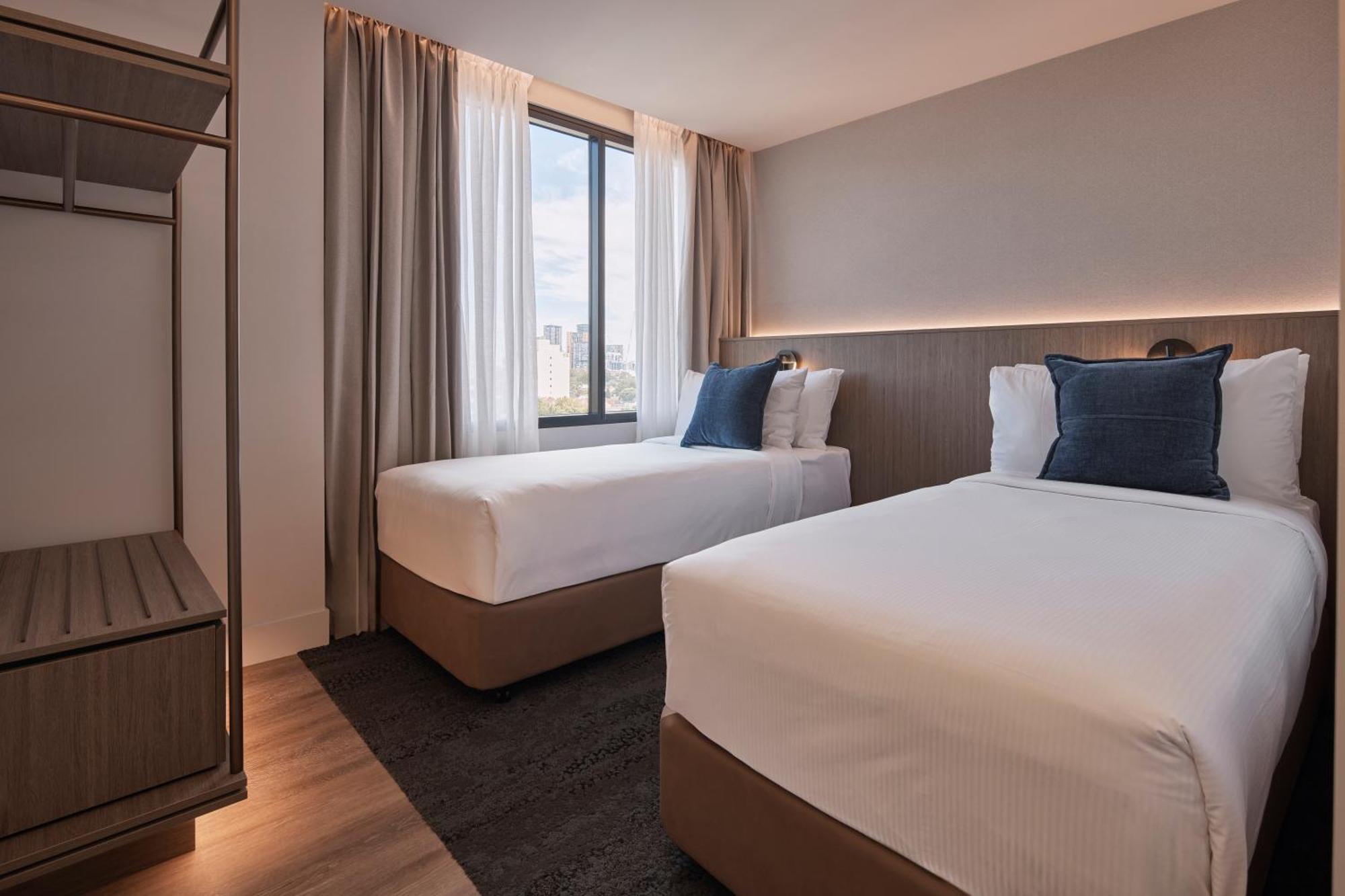 Rydges North