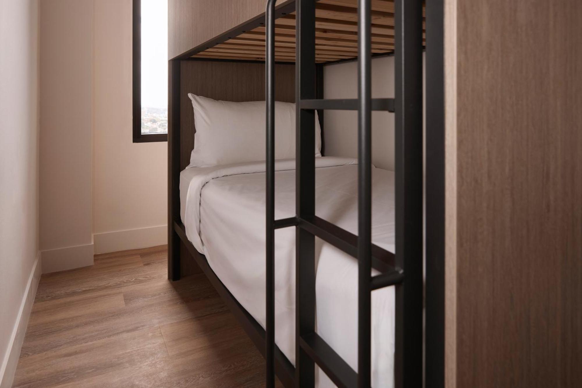 Hotel Rydges North 4*