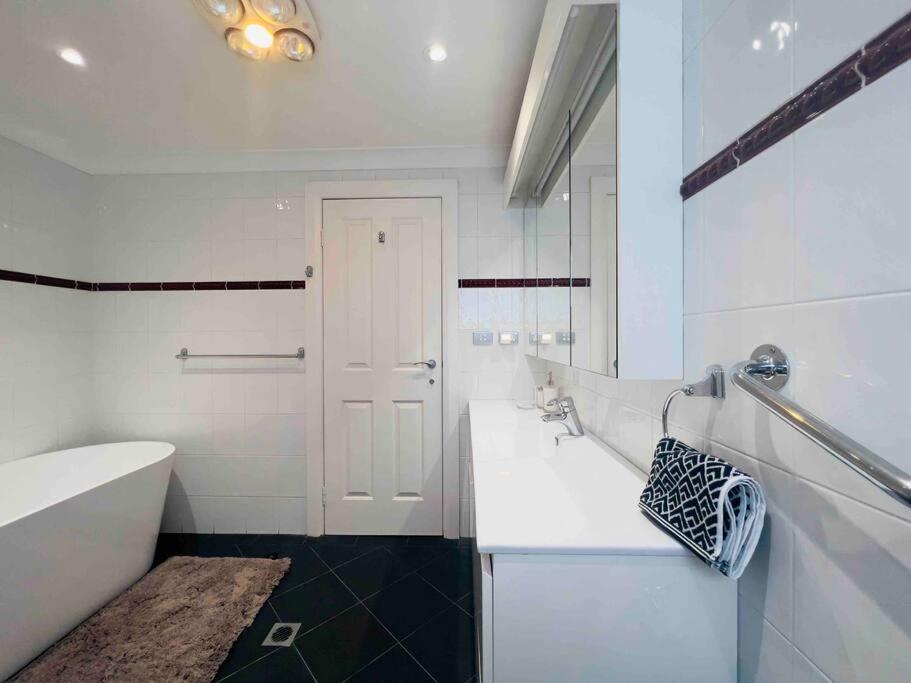 Maroubra Gem Close To Everything Sleep 16 Holiday home *