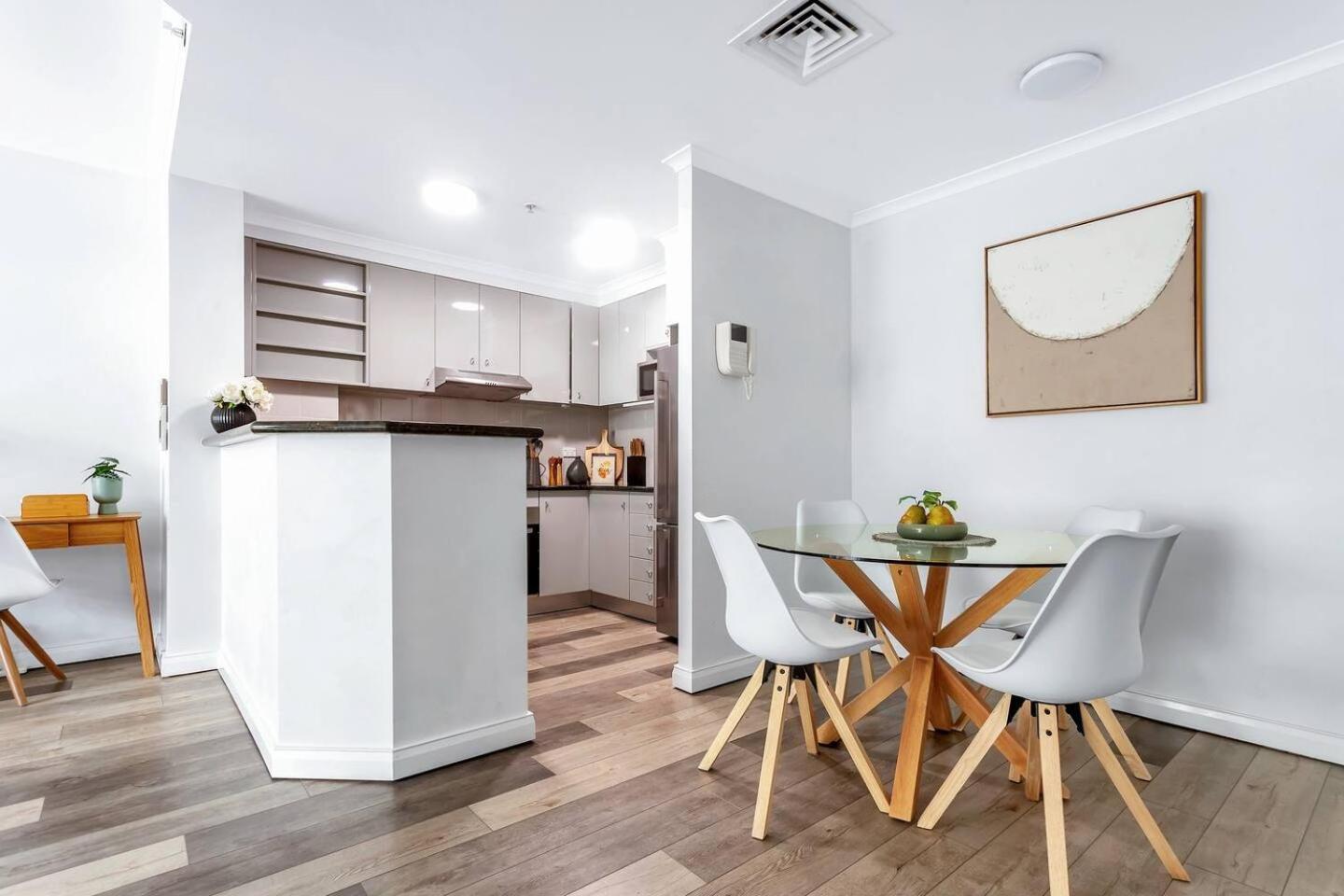 Apartment Waterfront Delight On Darling Harbour At Pyrmont