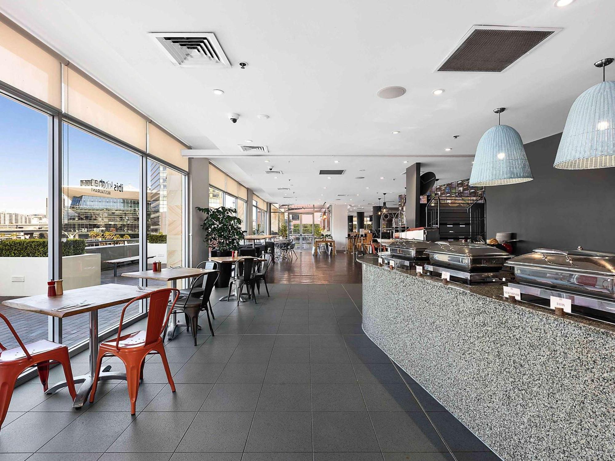 Ibis Darling Harbour Hotel 3*