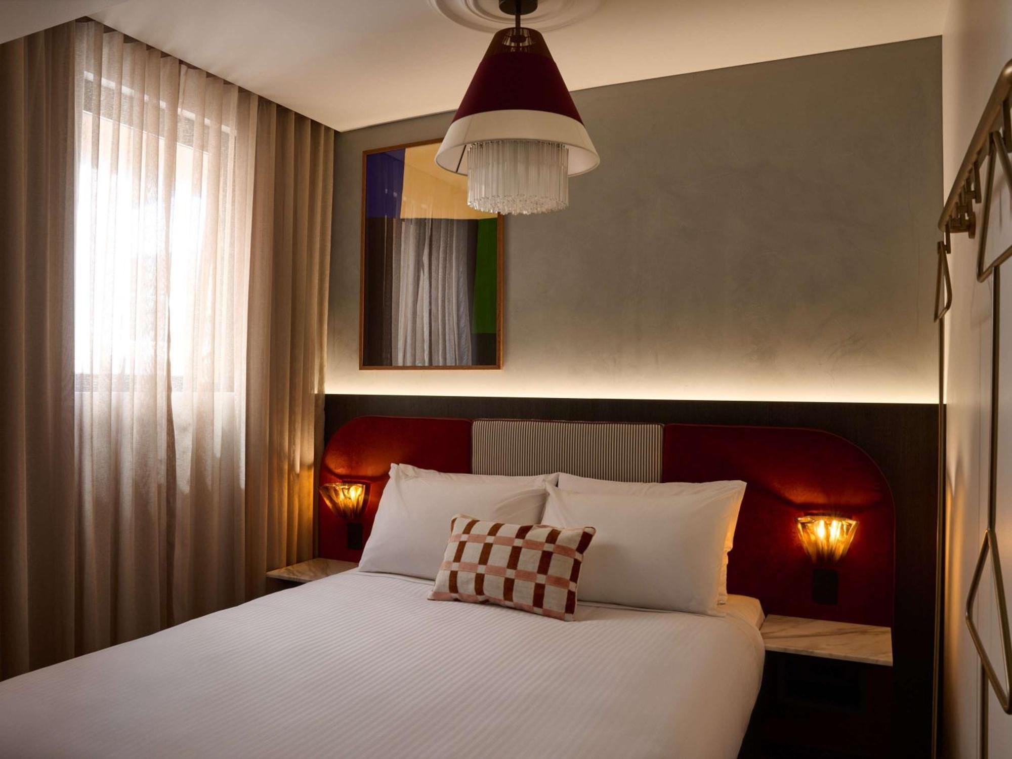 Morris Sydney, Handwritten Collection Hotel Sydney