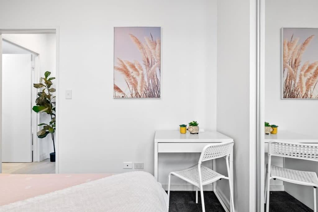 New Modern 2br 2baths In Homebush Sleeps 6 *