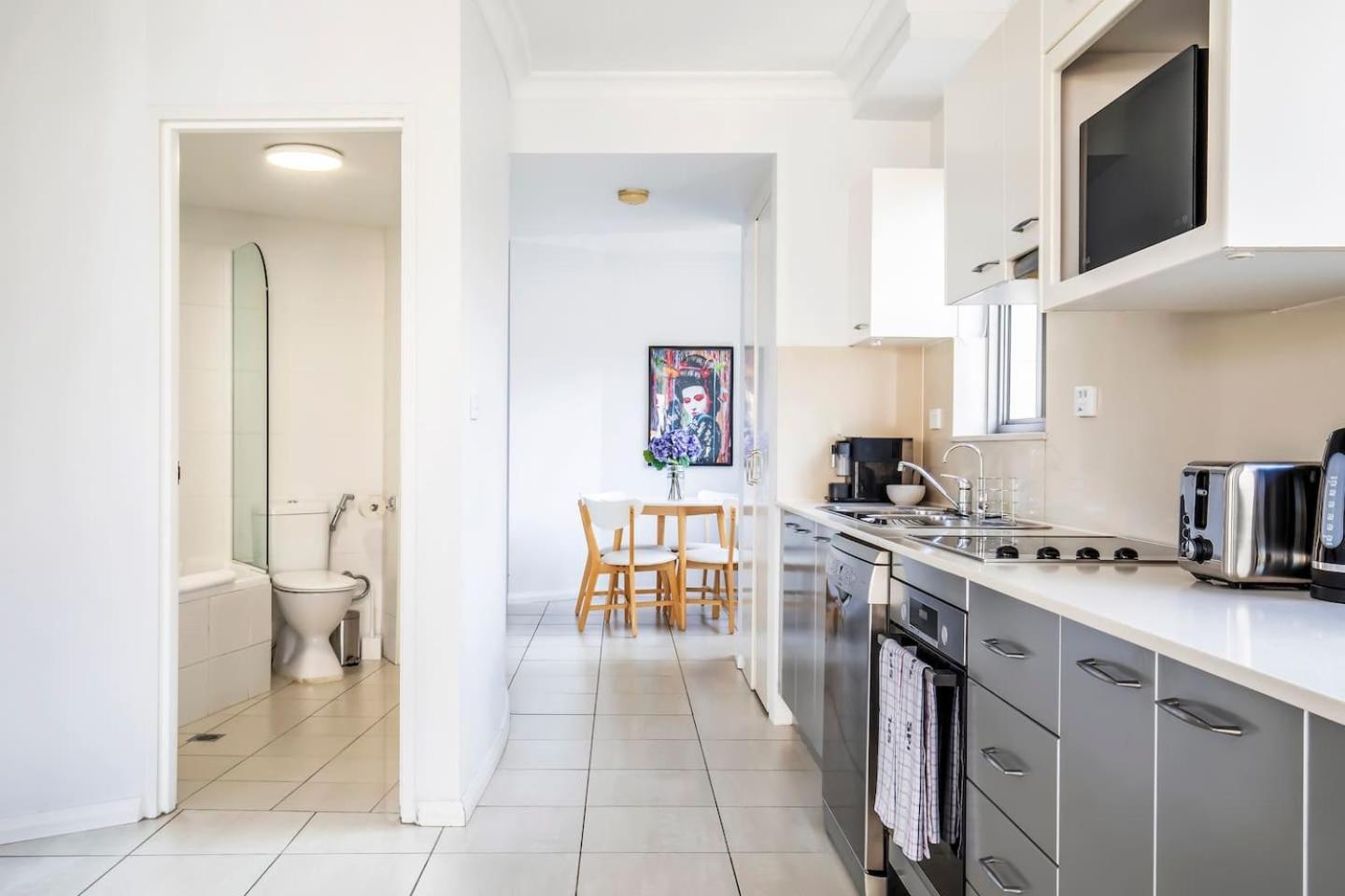 The Earl - Potts Point Paradise With Views *