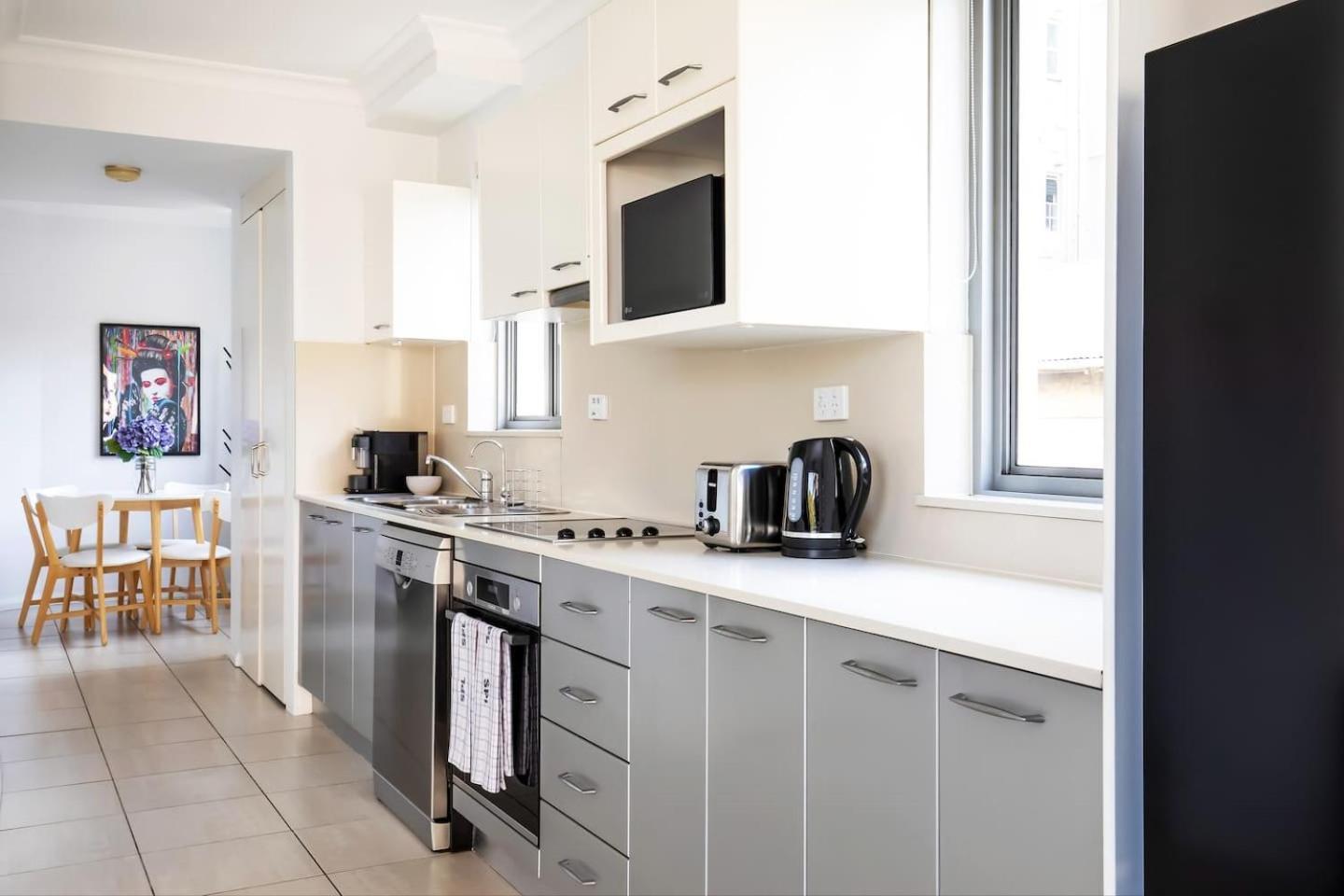 The Earl - Potts Point Paradise With Views *