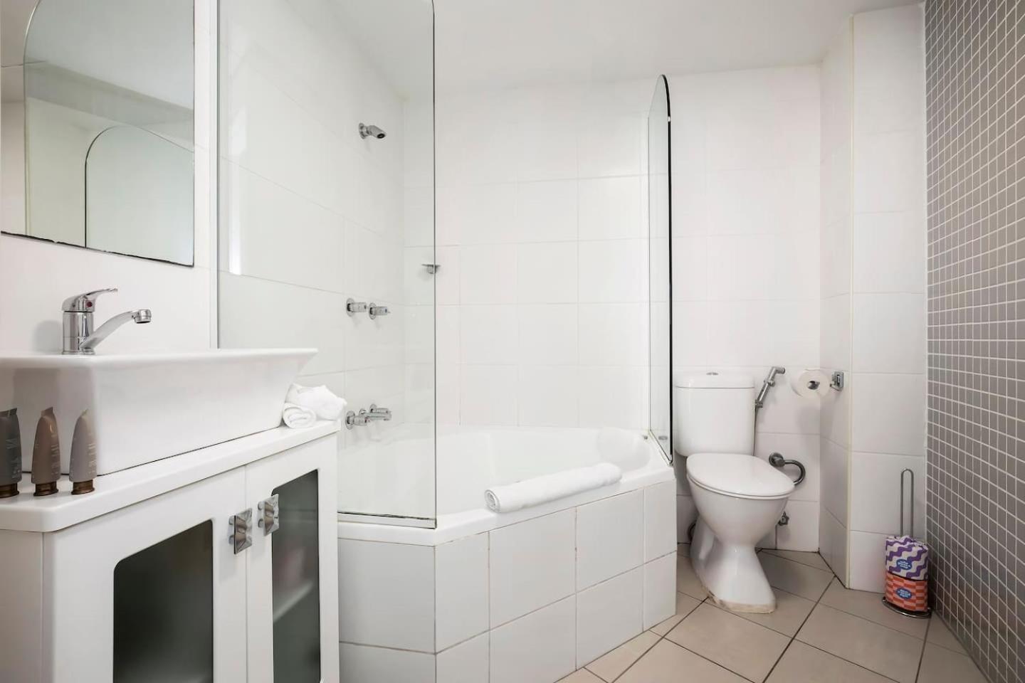 The Earl - Potts Point Paradise With Views *