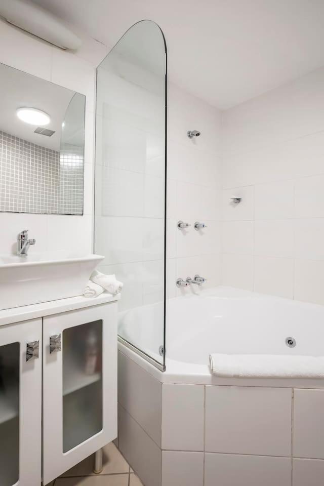 Apartment The Earl - Potts Point Paradise With Views Sydney