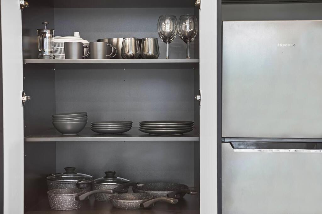 City Living: 1-bed Apt + Study Close Mq Station * Sydney
