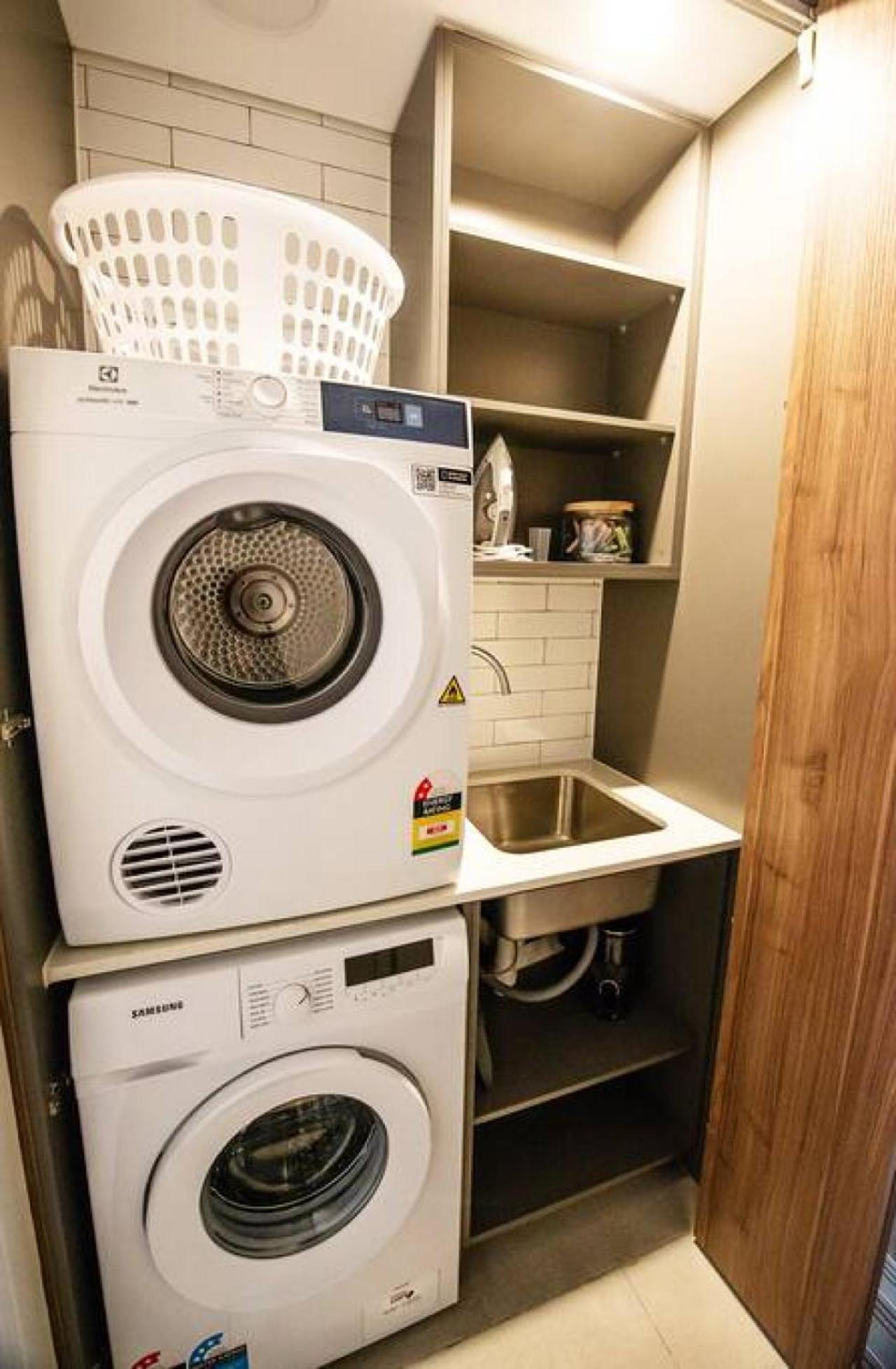 Coogee Beachside Solace 5 Apartment Sydney