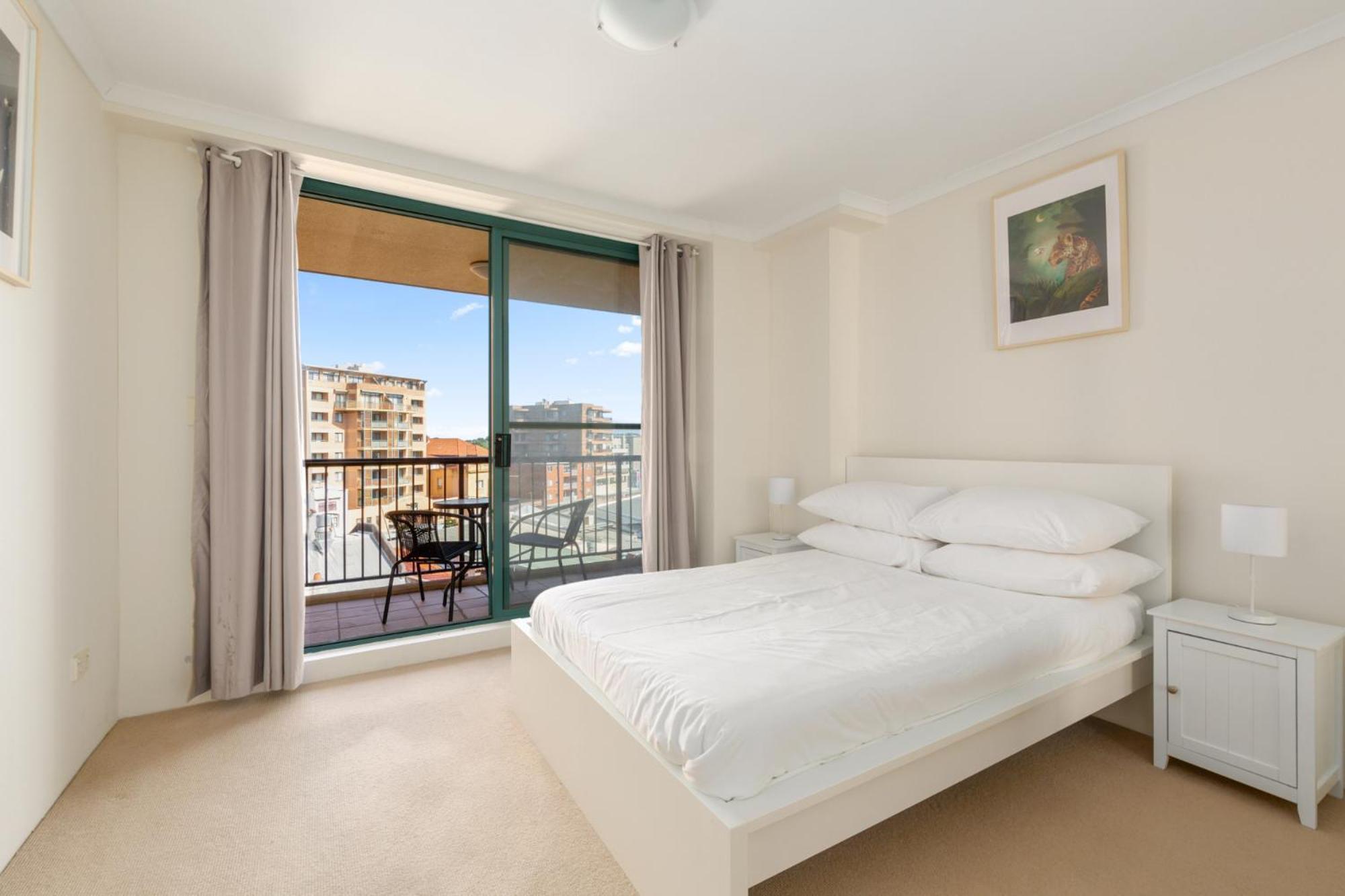 Spacious 3-bed With Alfresco Dining By Amenities Apartment