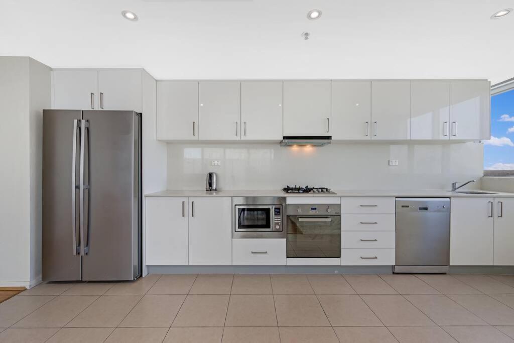 Sky View 2b1b@burwood * Sydney