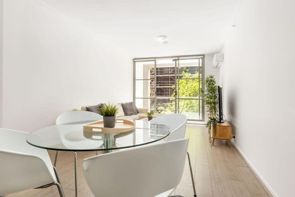 A Cozy & Modern Right Next To Darling Harbour Apartment Sydney