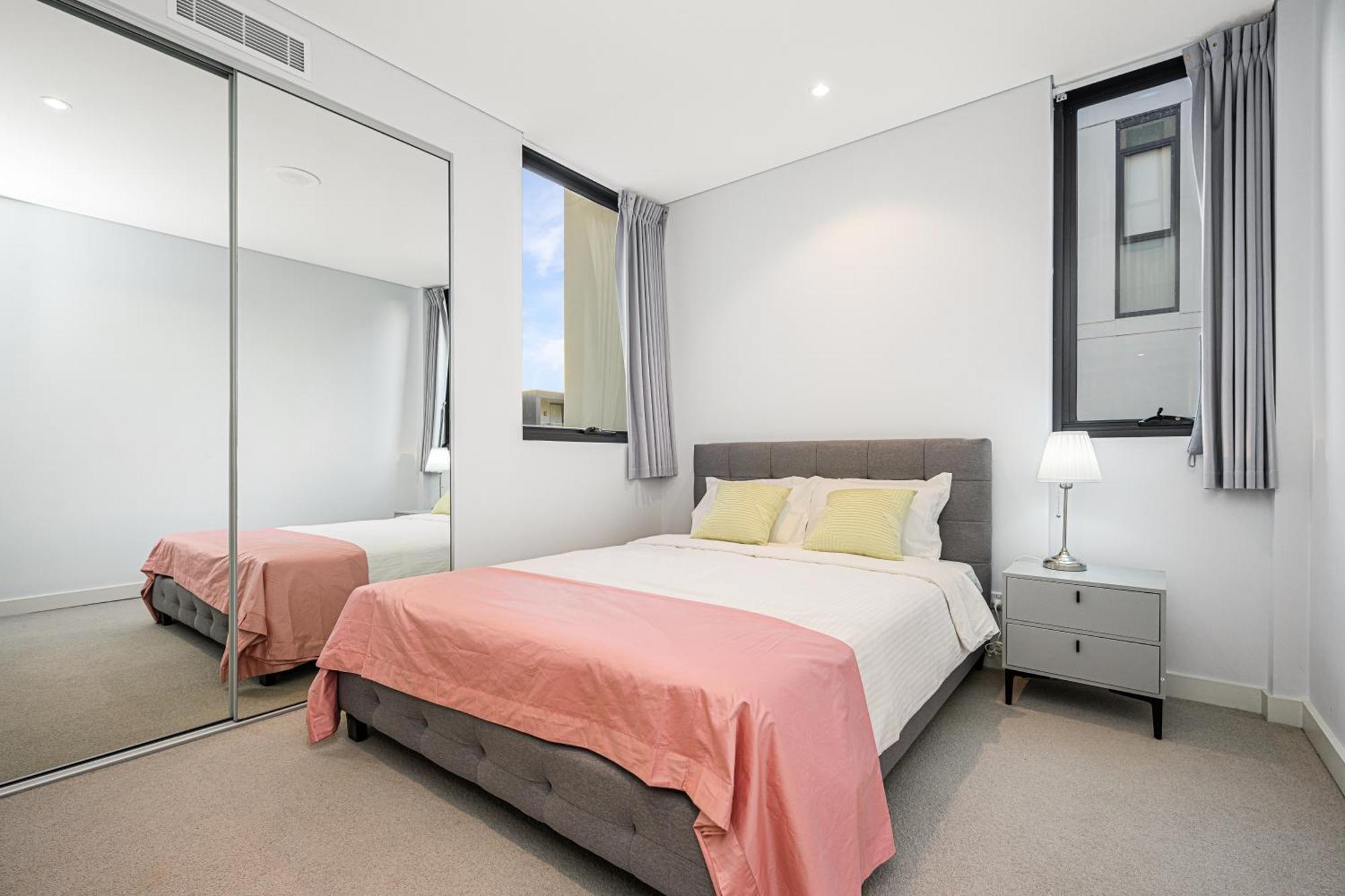 Apartment Mortlake Modern 2br Apt With Big Balcony & Parking