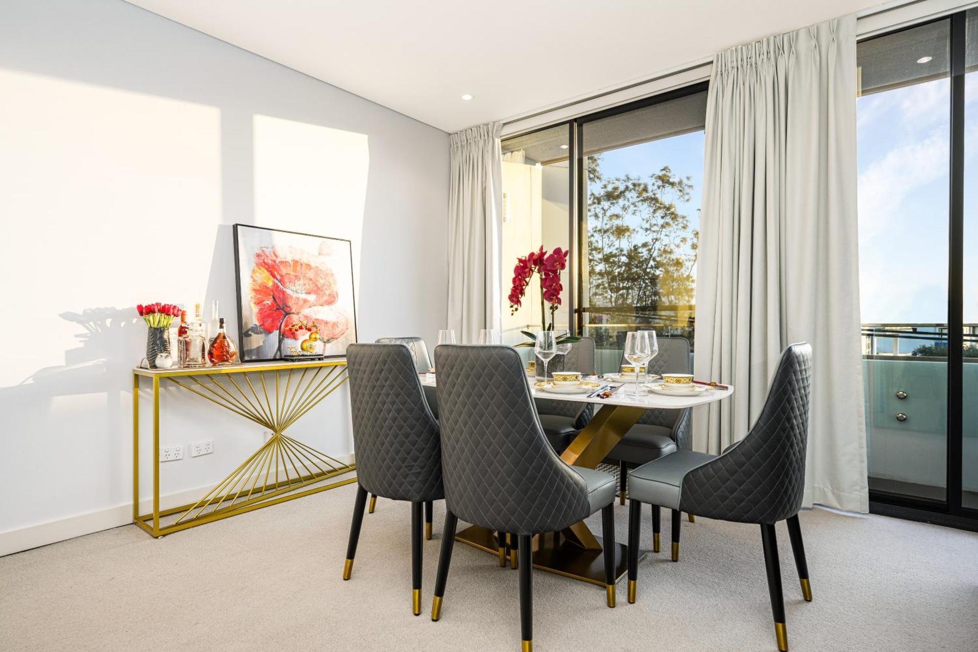 Apartment Mortlake Modern 2br Apt With Big Balcony & Parking