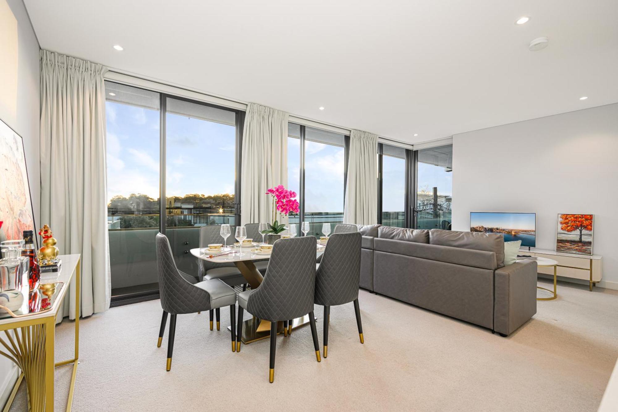Apartment Mortlake Modern 2br Apt With Big Balcony & Parking Sydney