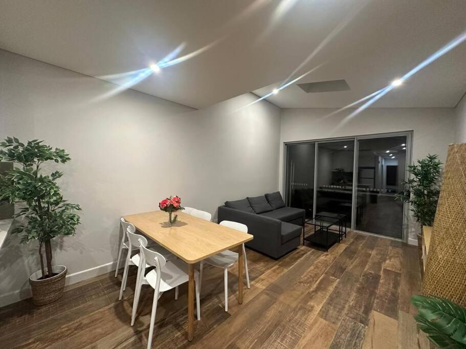 Cozy & Spacious 3 Bedroom House Glebe Holiday home *
