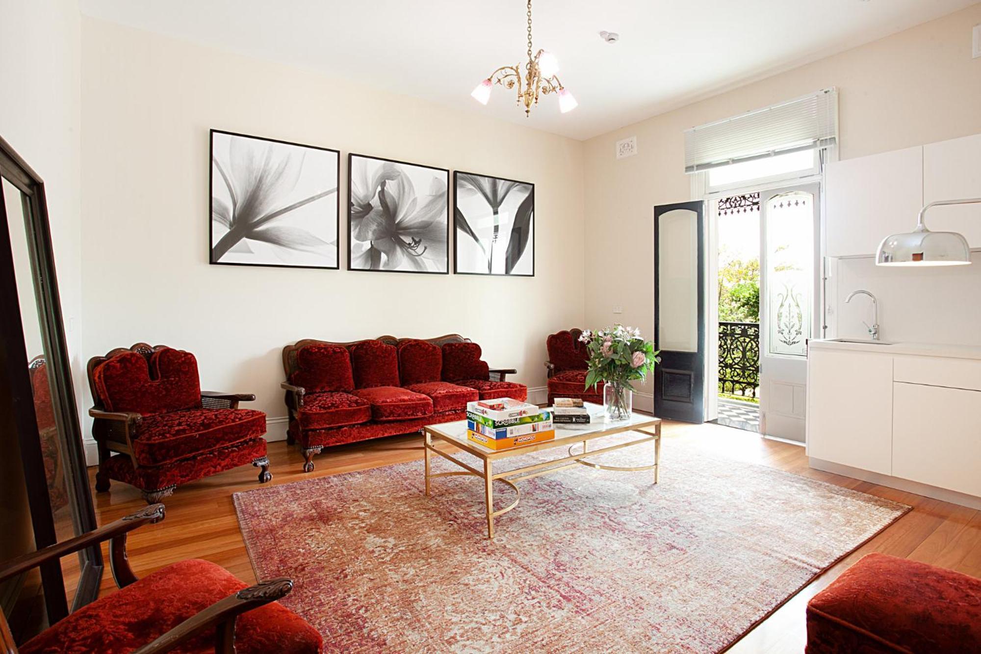 Bright And Beautiful In Quiet Neighbourhood Apartment