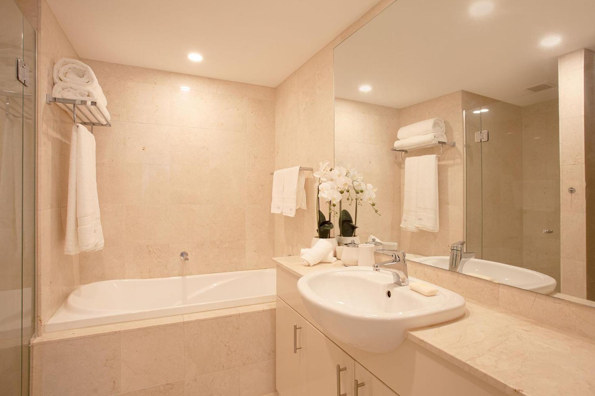 Oceanfront Oasis, Manly Apartment