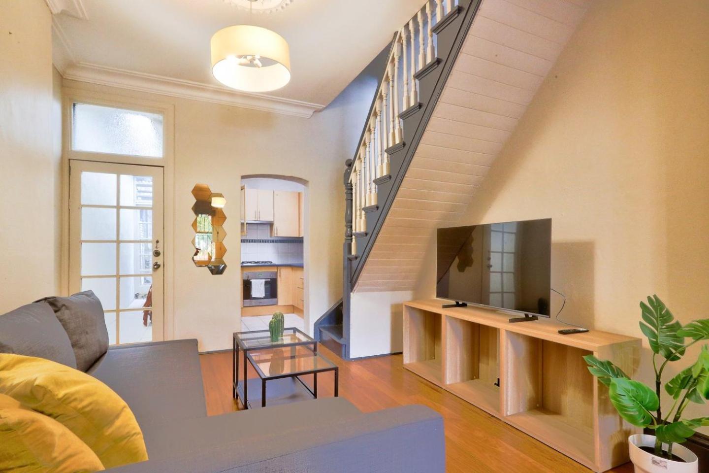 Awesome 2 Bedroom House Surry Hills Holiday home Sydney