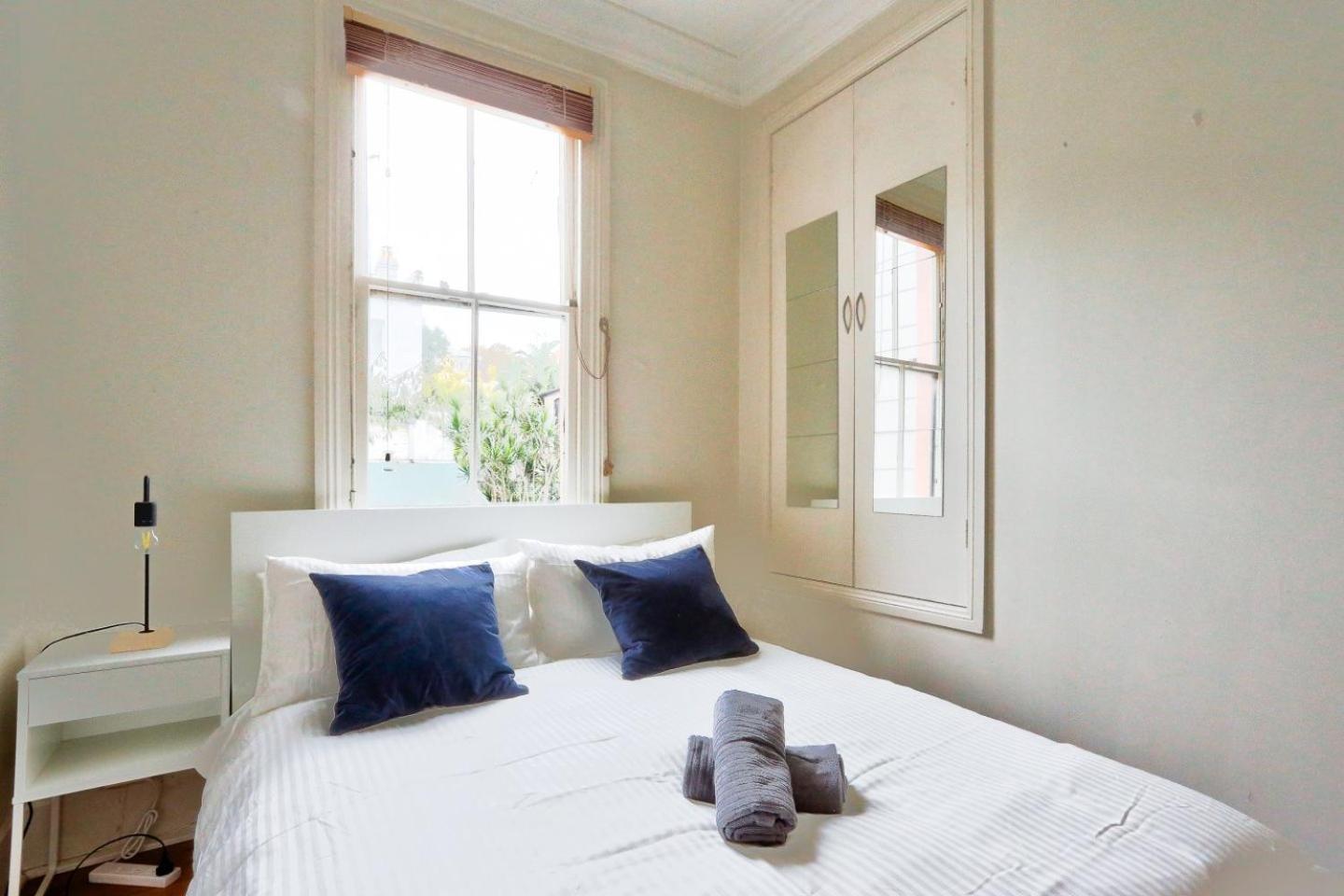 Awesome 2 Bedroom House Surry Hills Holiday home Sydney