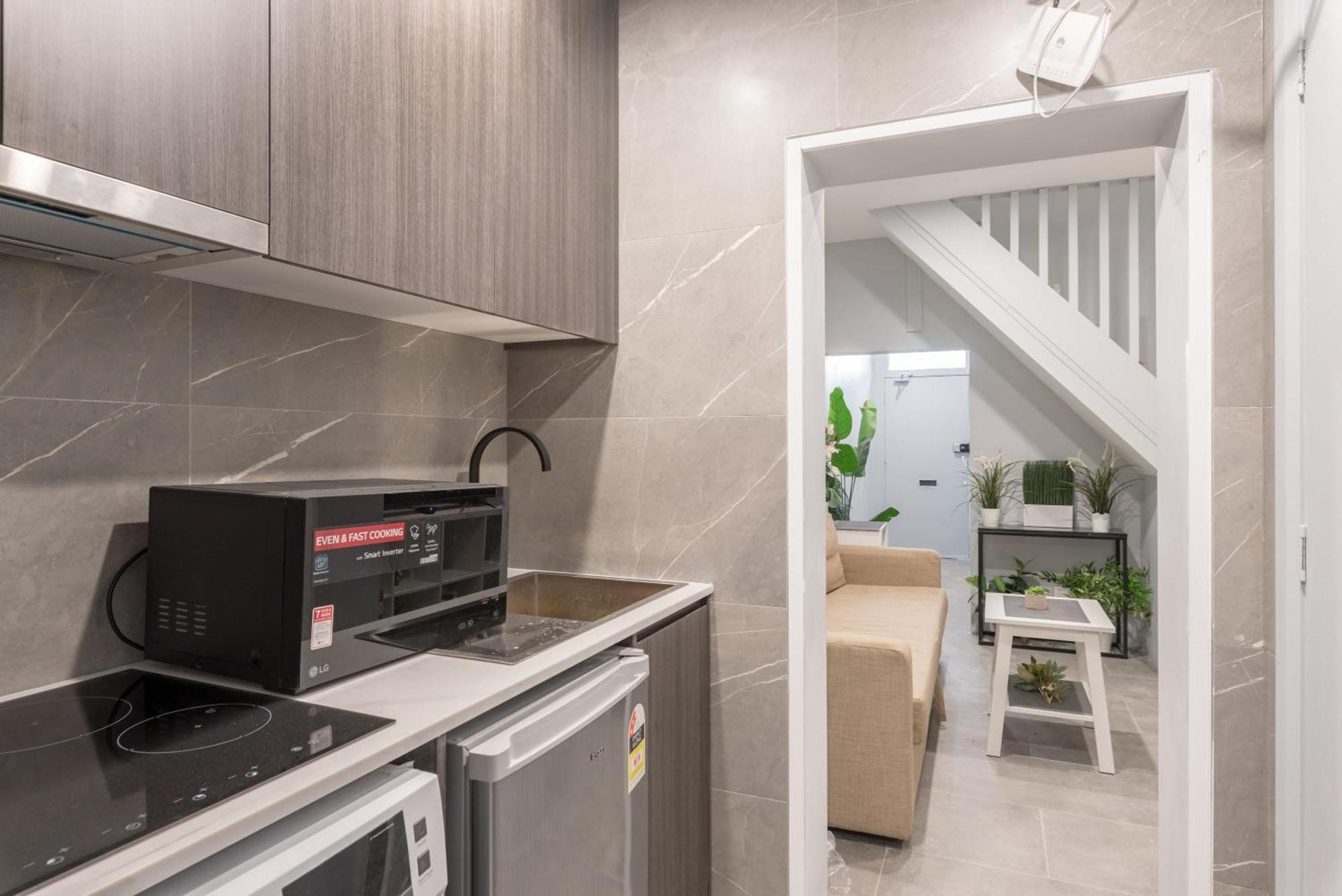 Homely Double - Ac - 1min Walk To - Close To Darling Harbour Chinatown Cbd - Shared Bathroom * Sydney