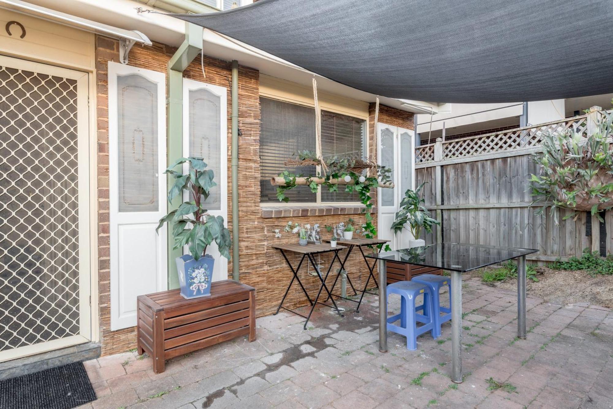 Bright Single - Seconds To Bus Station & Park - Close To Chinatown - Shared Bathroom Guest house Sydney